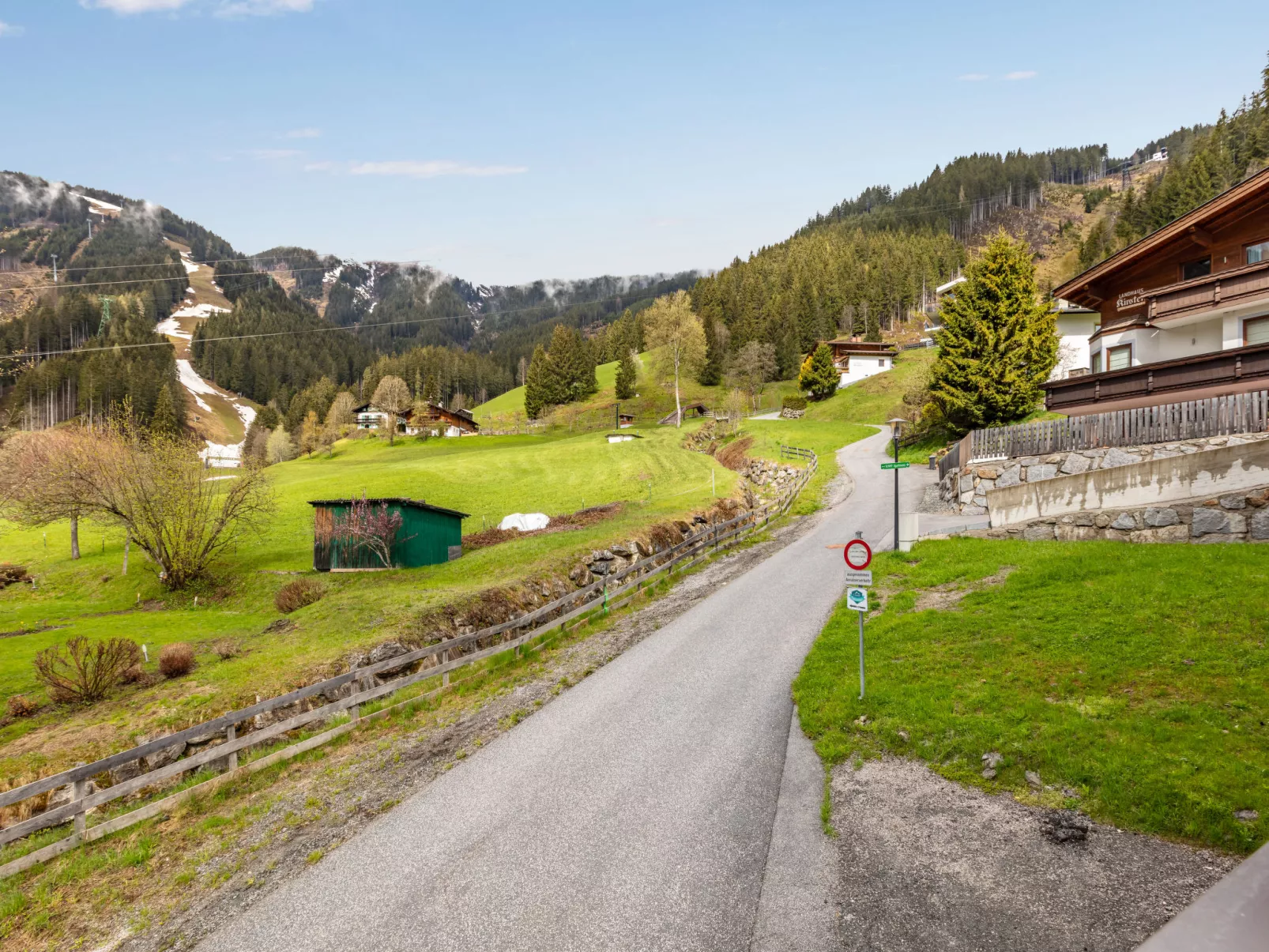 Schihütte-Outside