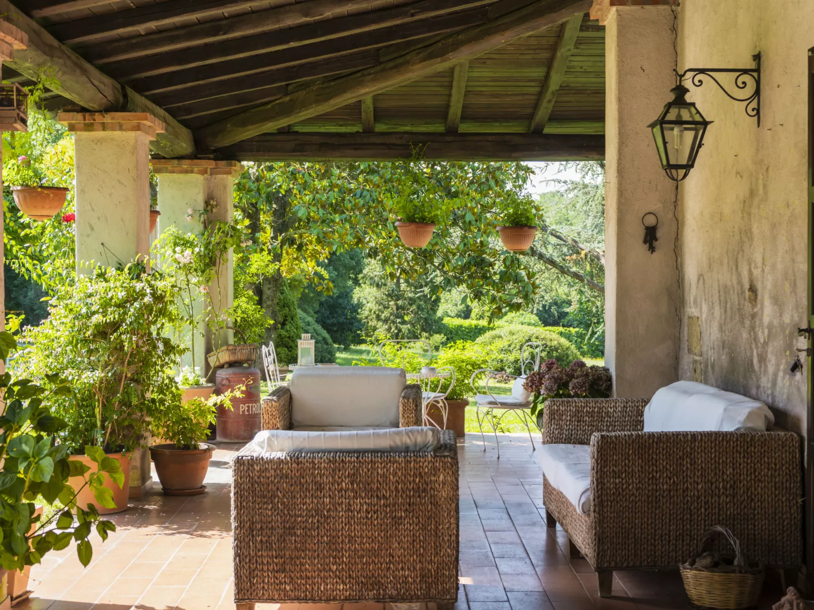 Le Querce-Outside
