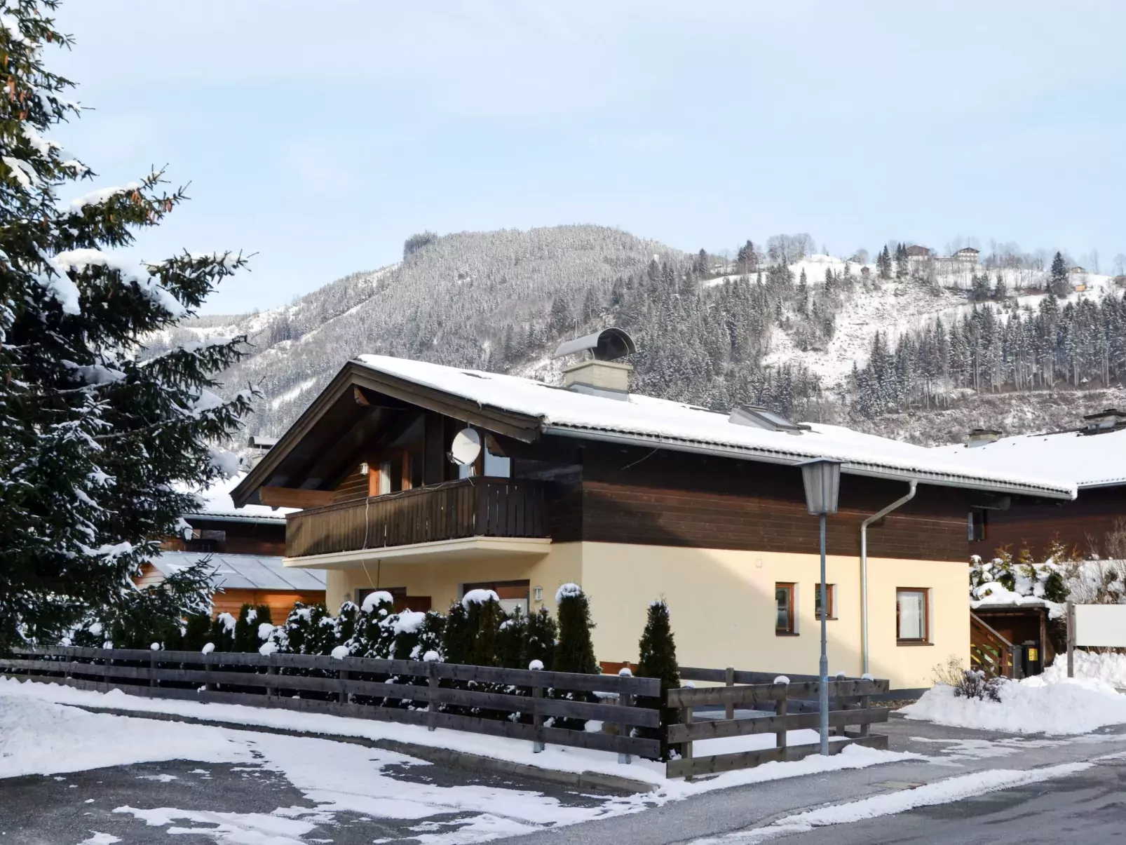 Alpenchalet-Outside