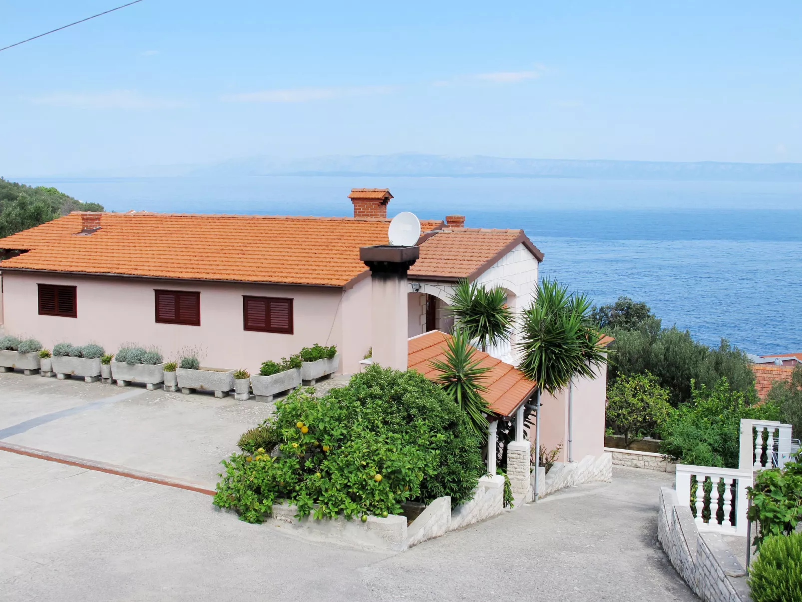 Haus Peric-Outside