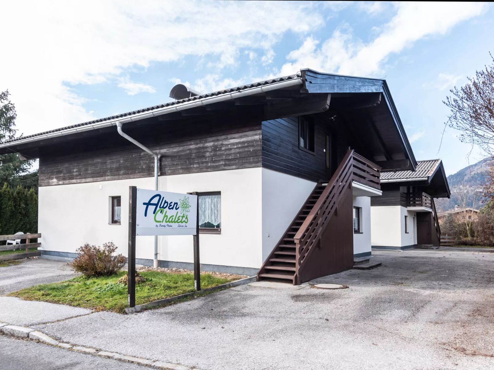 Alpenchalets-Outside