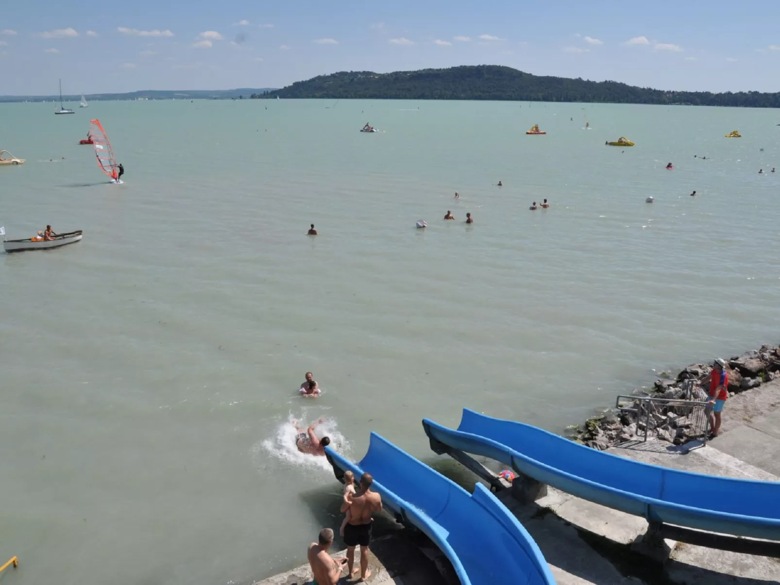 Balatontourist Füred-Outside