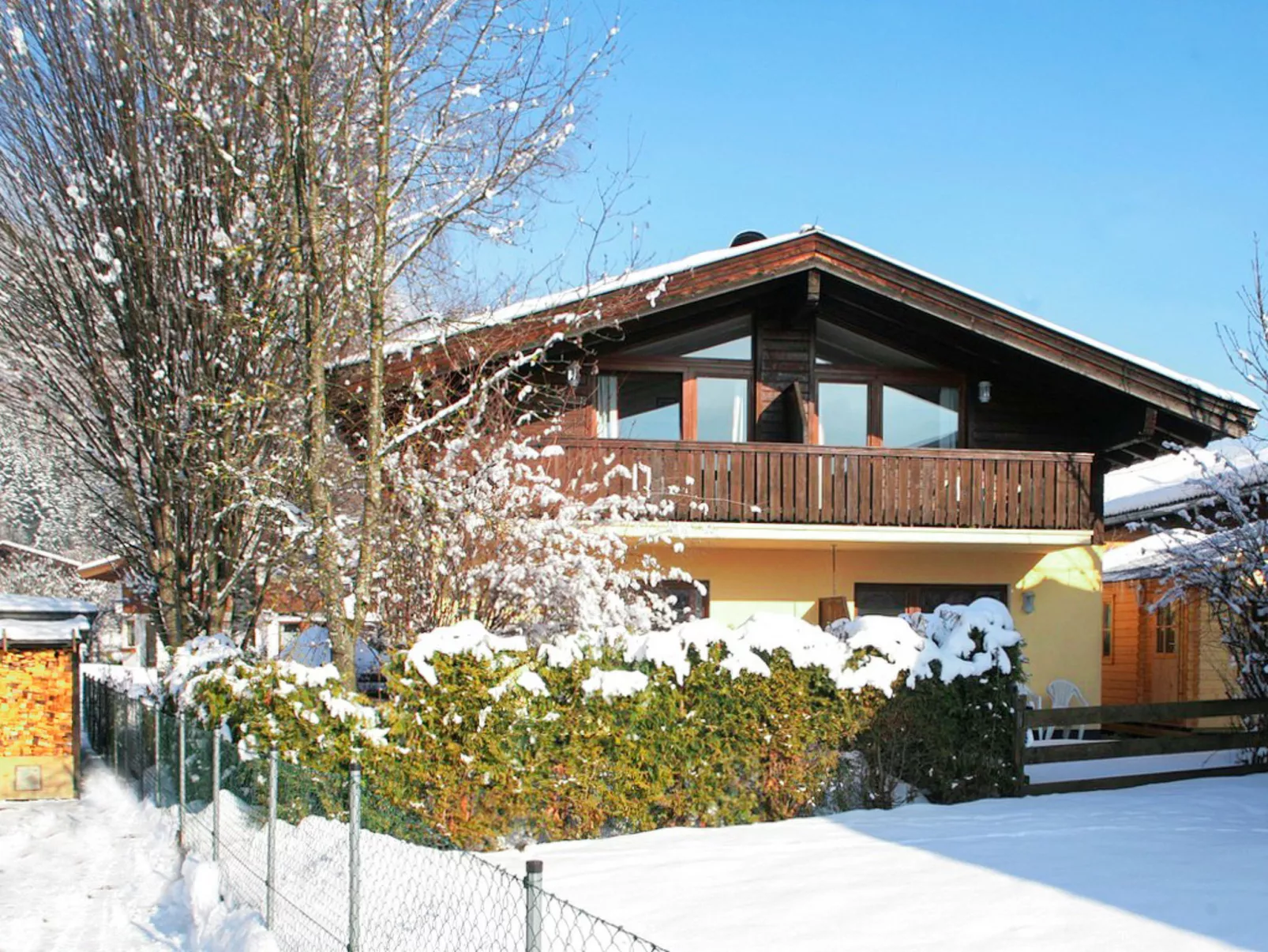 Alpenchalets-Outside