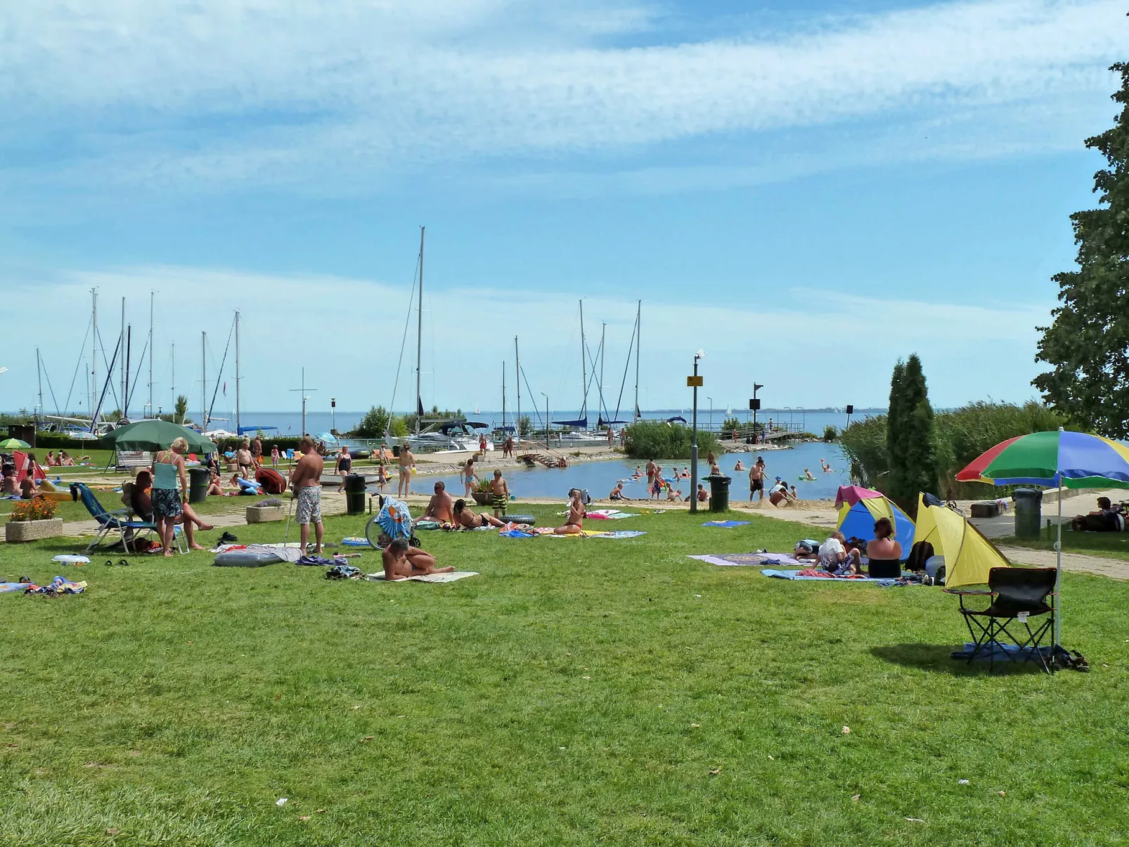 Balatontourist Füred-Outside