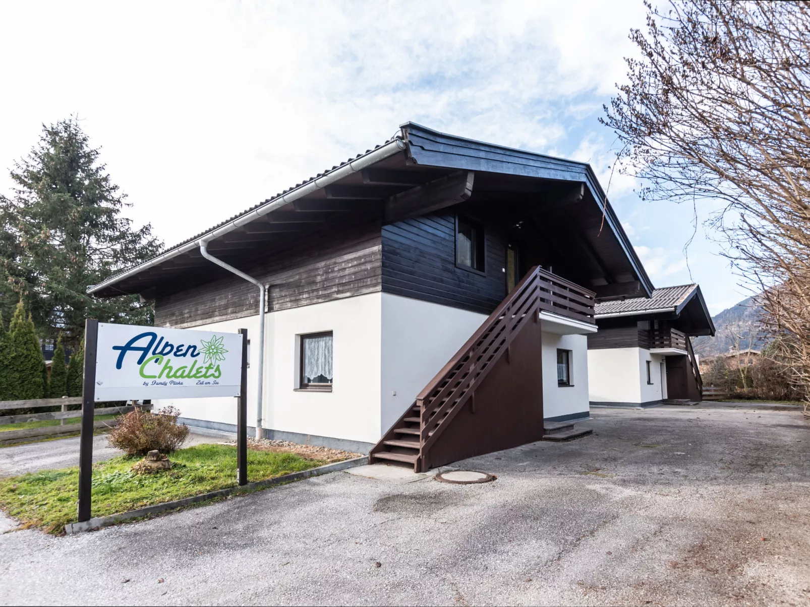Alpenchalets-Outside