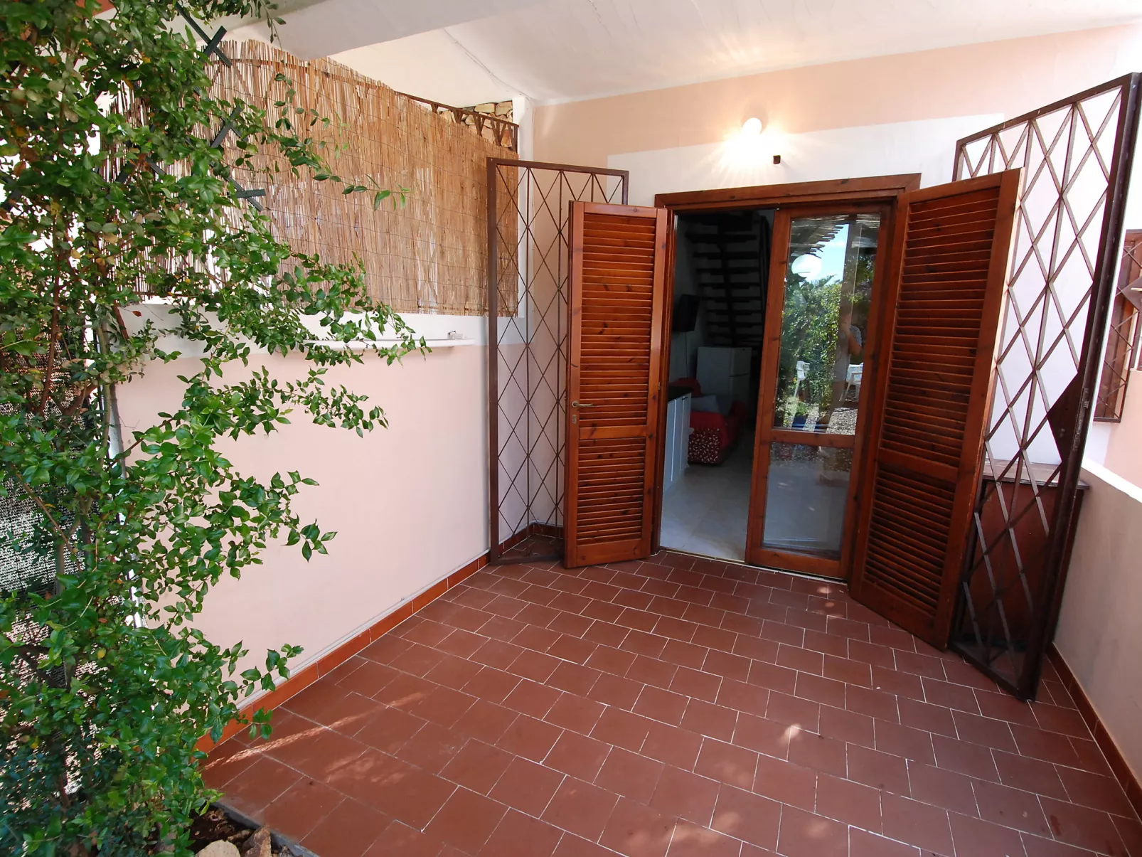 Mandorleto-Outside