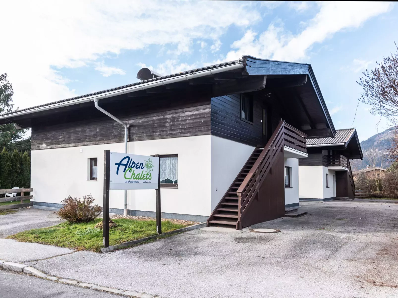 Alpenchalets-Outside
