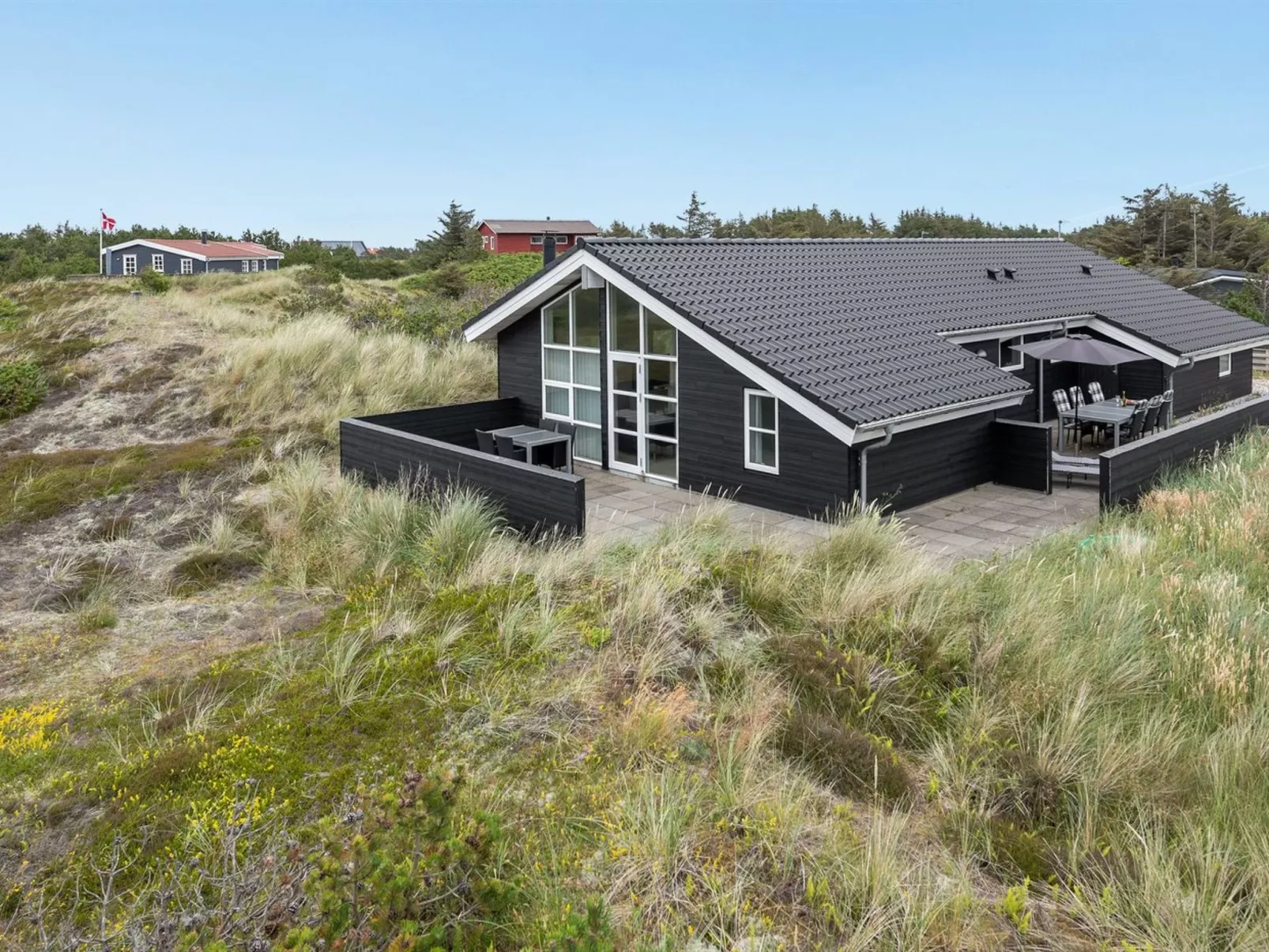 "Mavis" - 800m from the sea-Outside