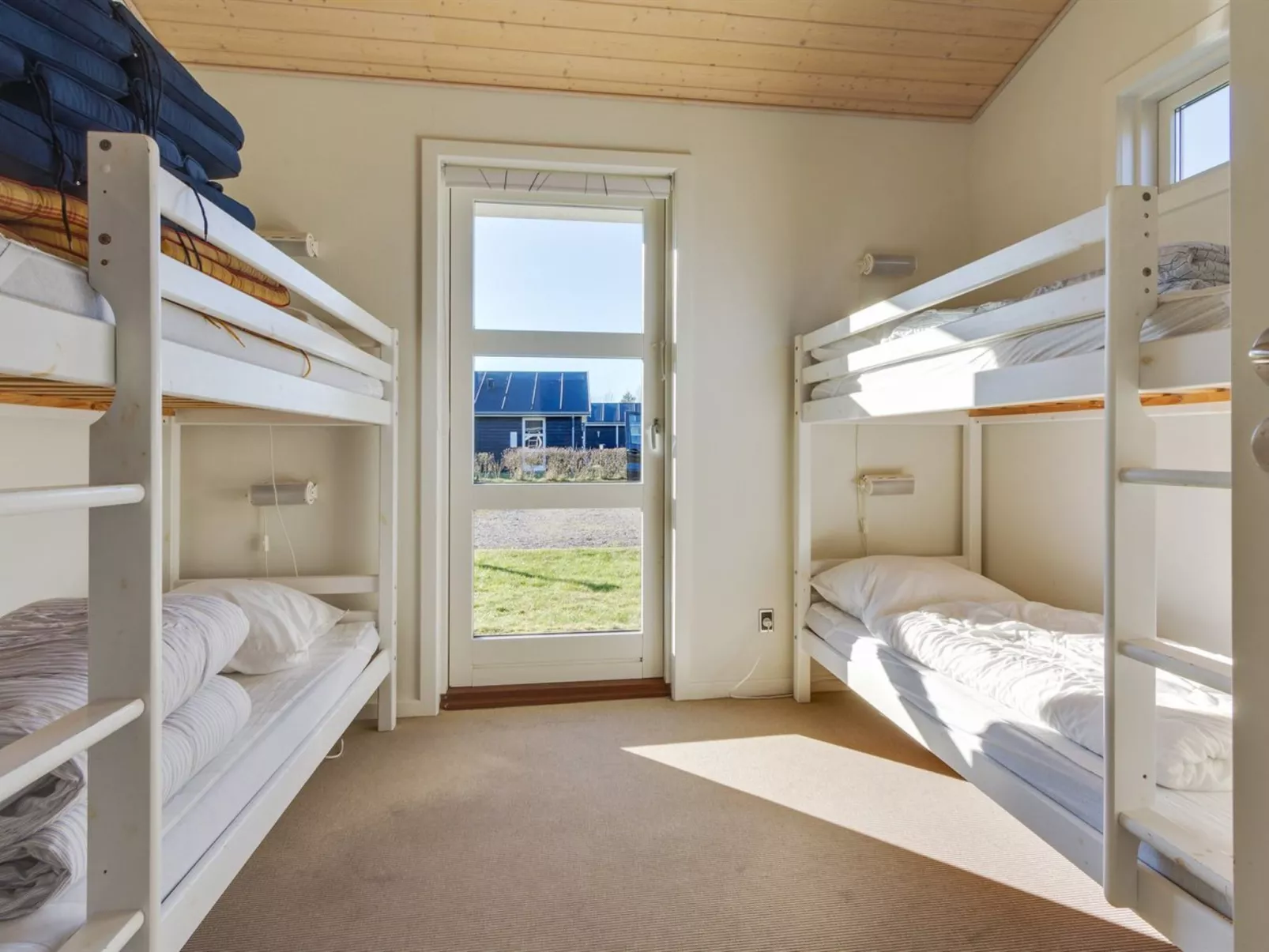 "Bertram" - 1.9km from the sea-Drinnen