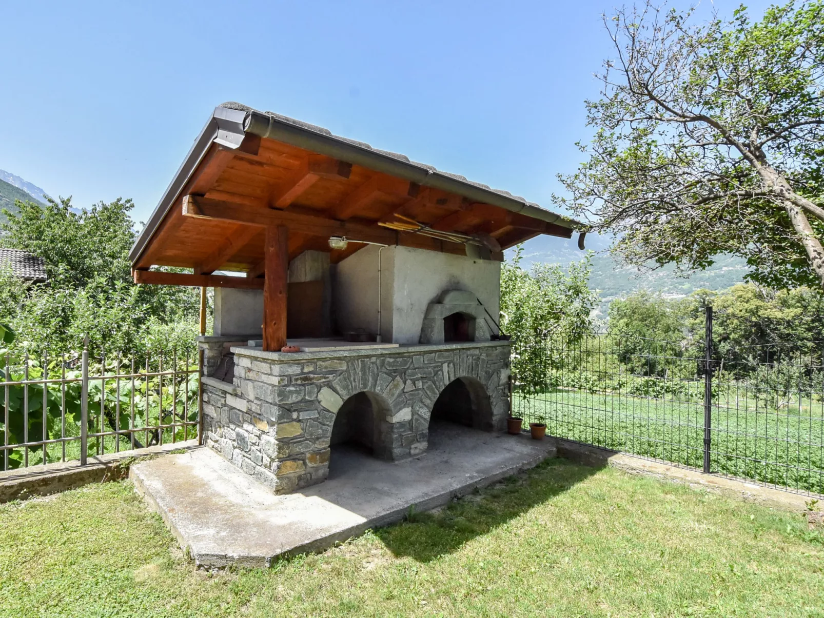 Maison Pro de Solari-Outside