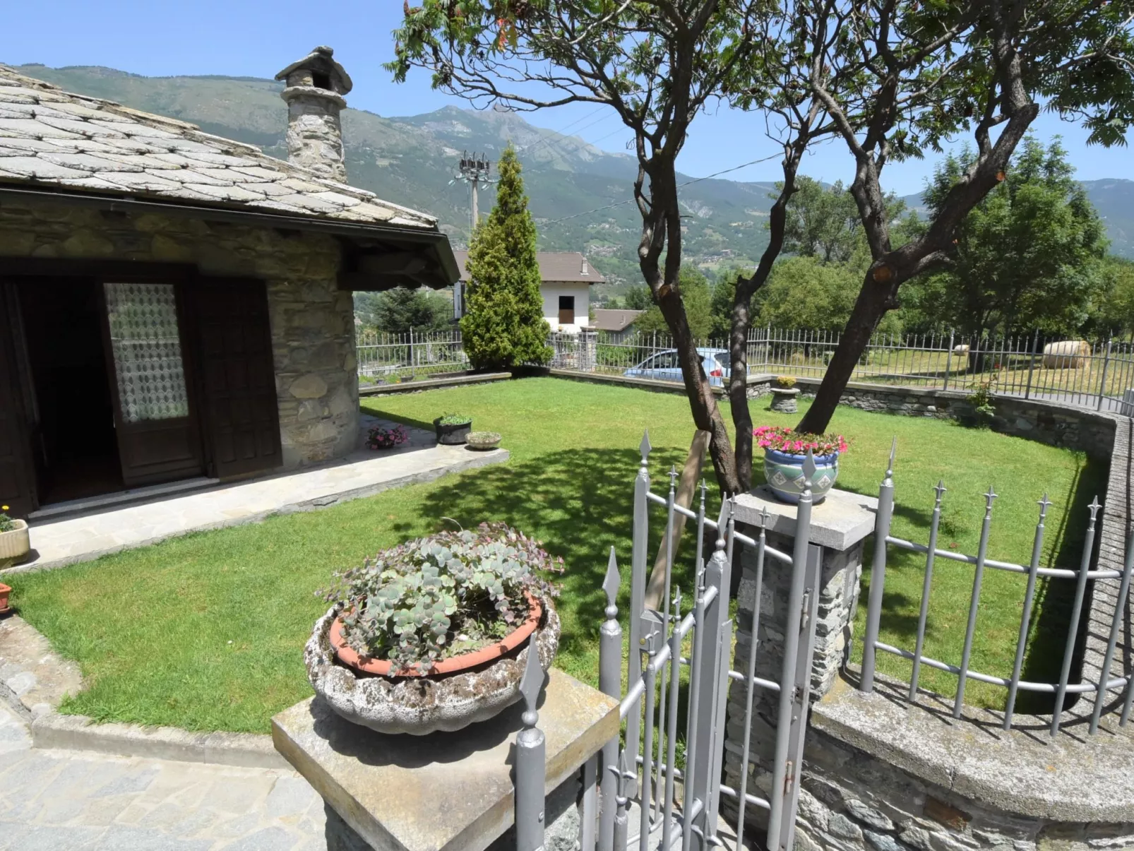 Maison Pro de Solari-Outside
