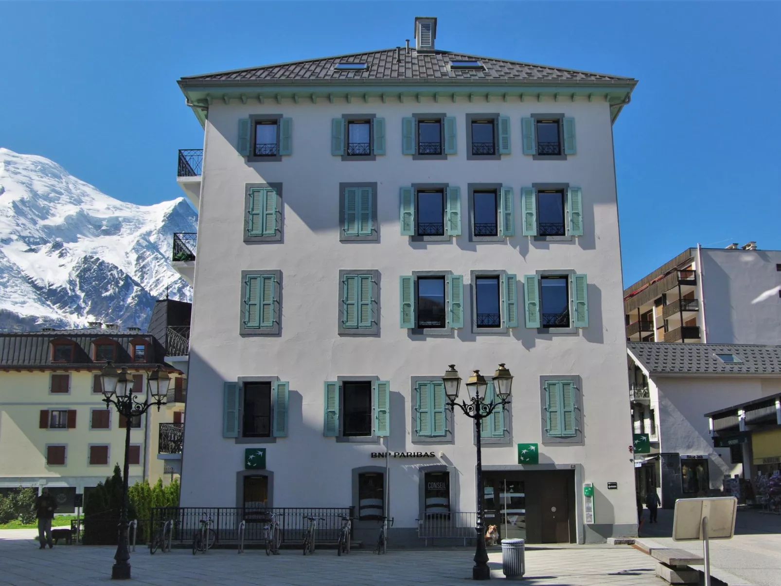 Le Pavillon-Dehors