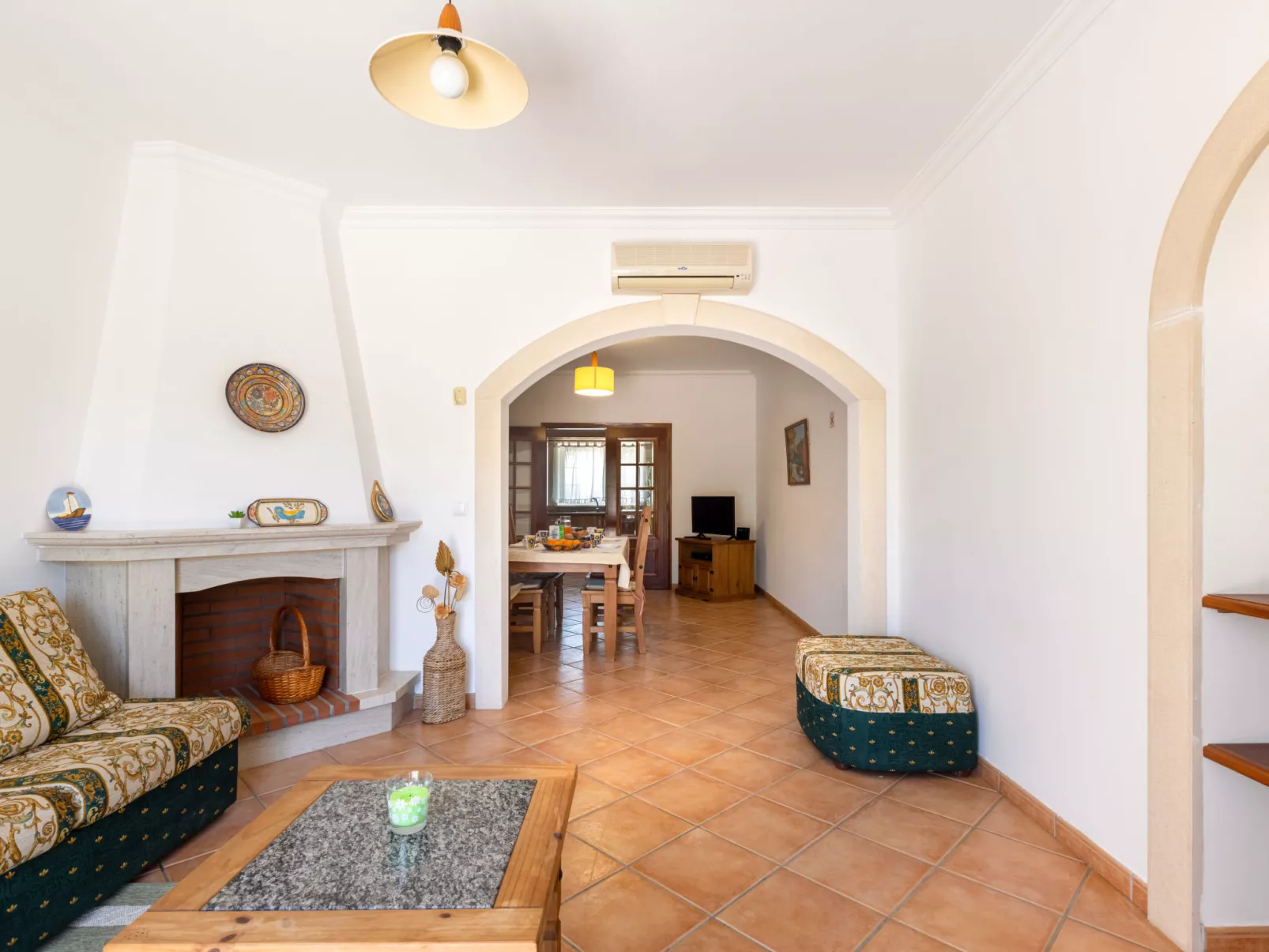 Do Castelo-Inside