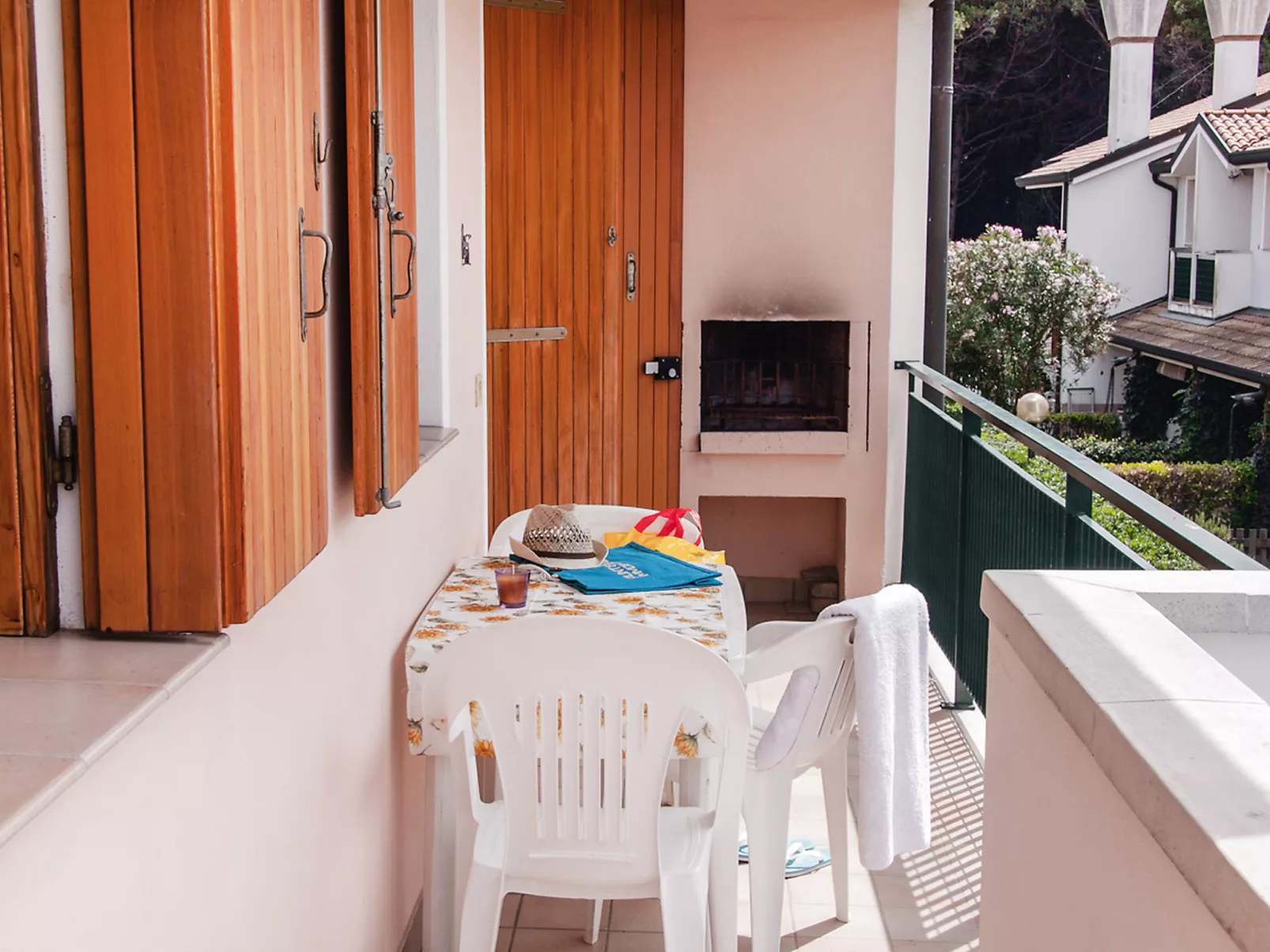 Mediterraneo-Outside