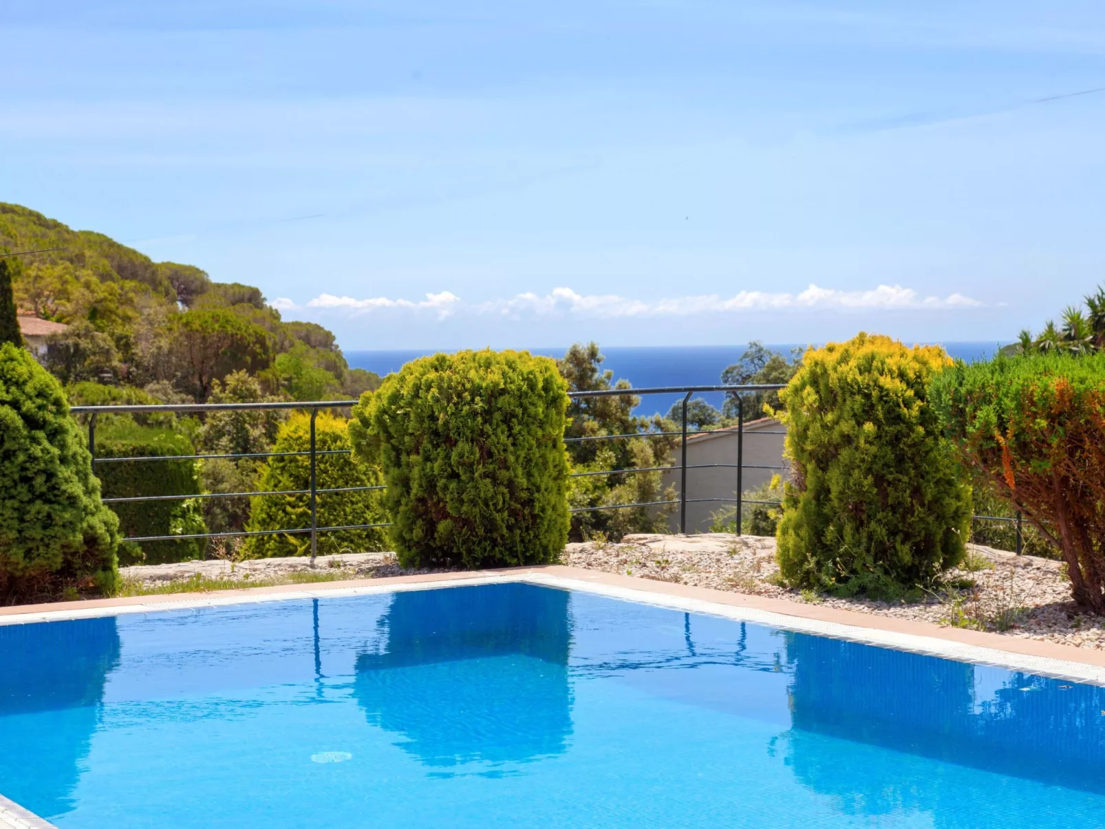 Cala Llorell-Outside