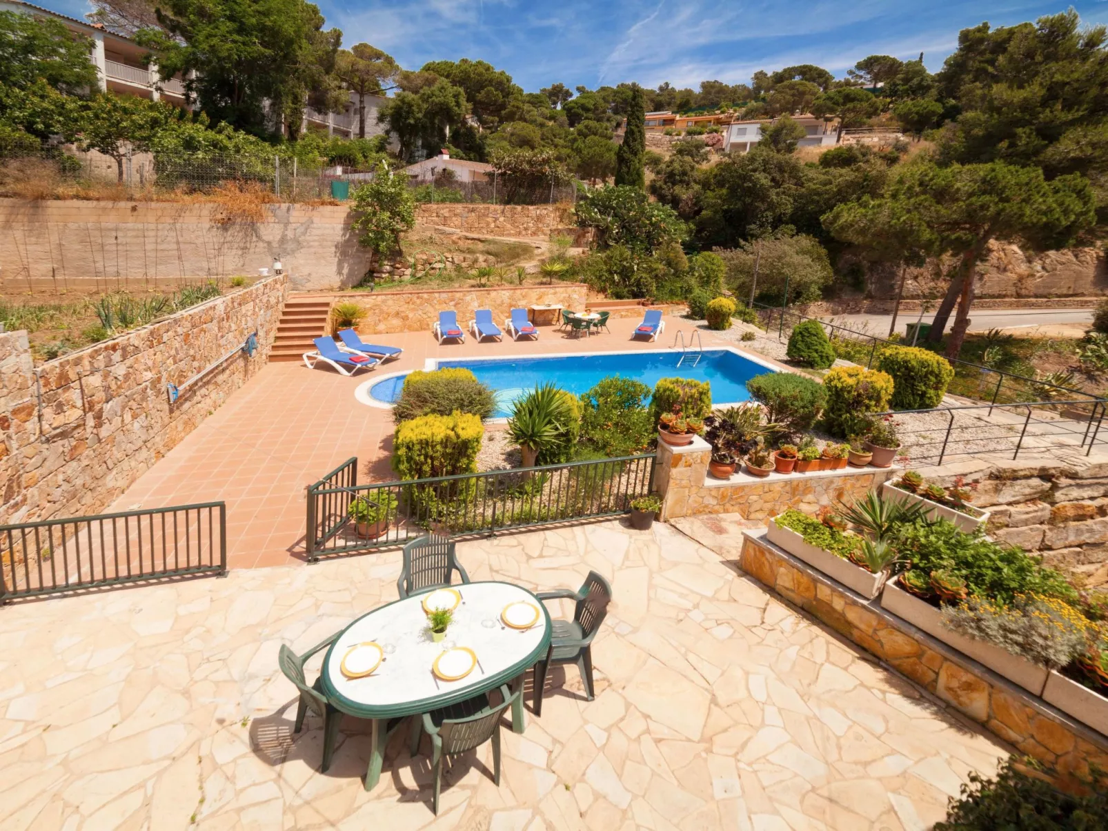 Cala Llorell-Outside