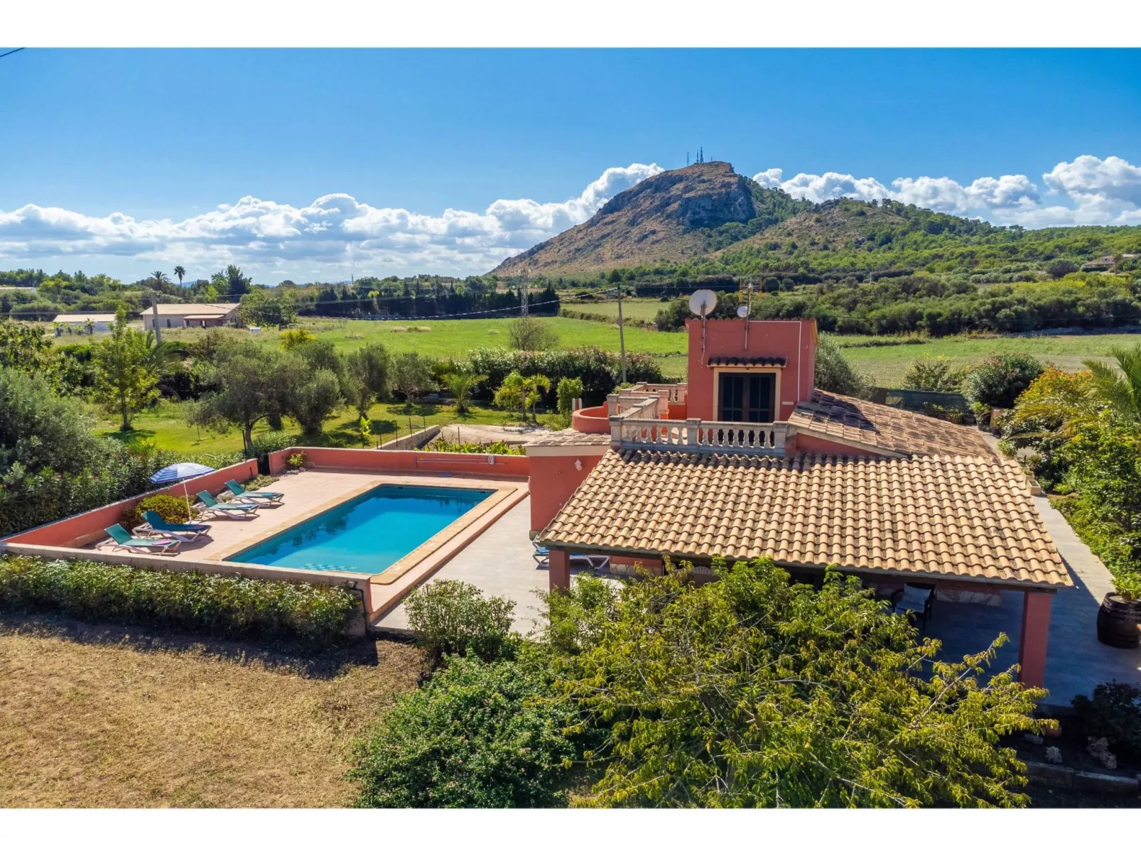 Sa Olivera-Outside