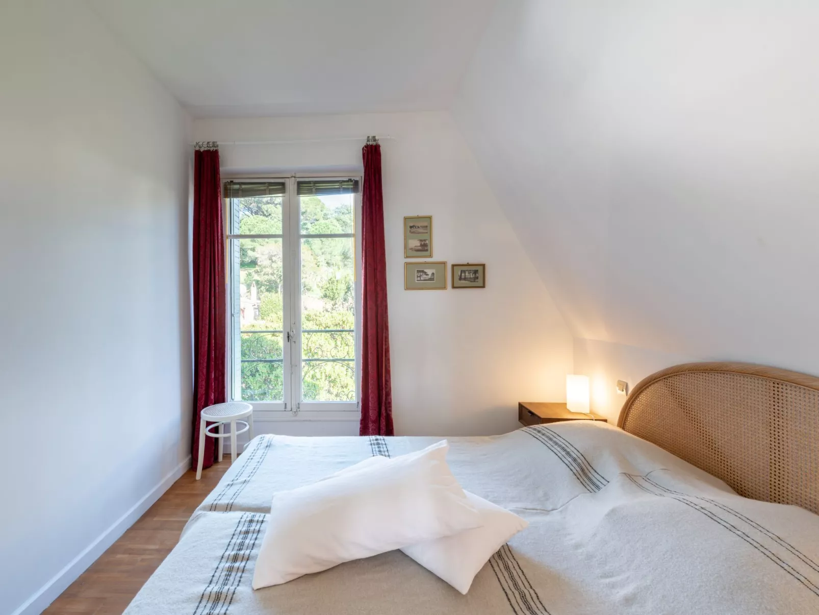 Castel Haussmann-Inside