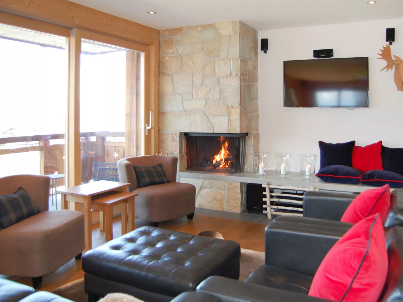 Montagnard 10-Inside