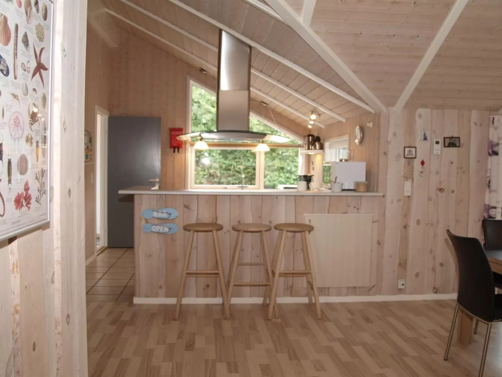 "Germaine" - 1.2km from the sea-Inside