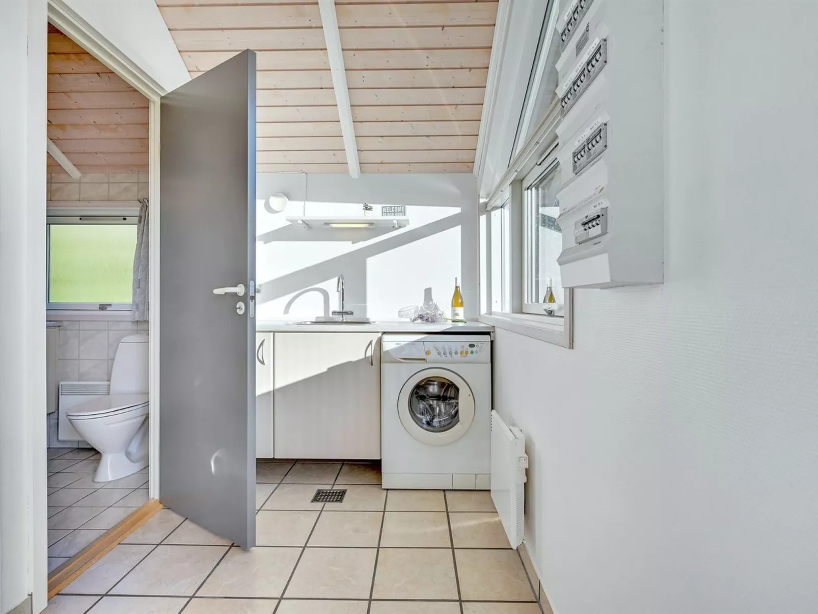 "Germaine" - 1.2km from the sea-Inside