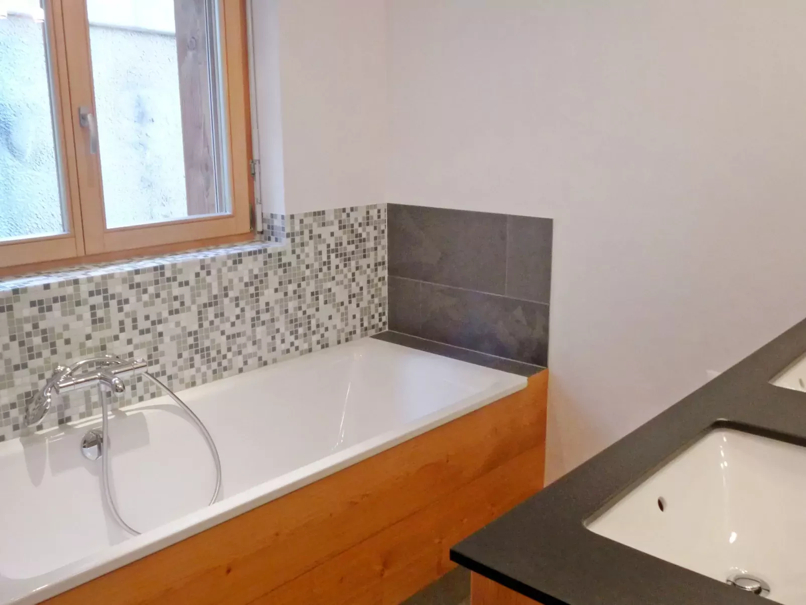Montagnard 10-Inside