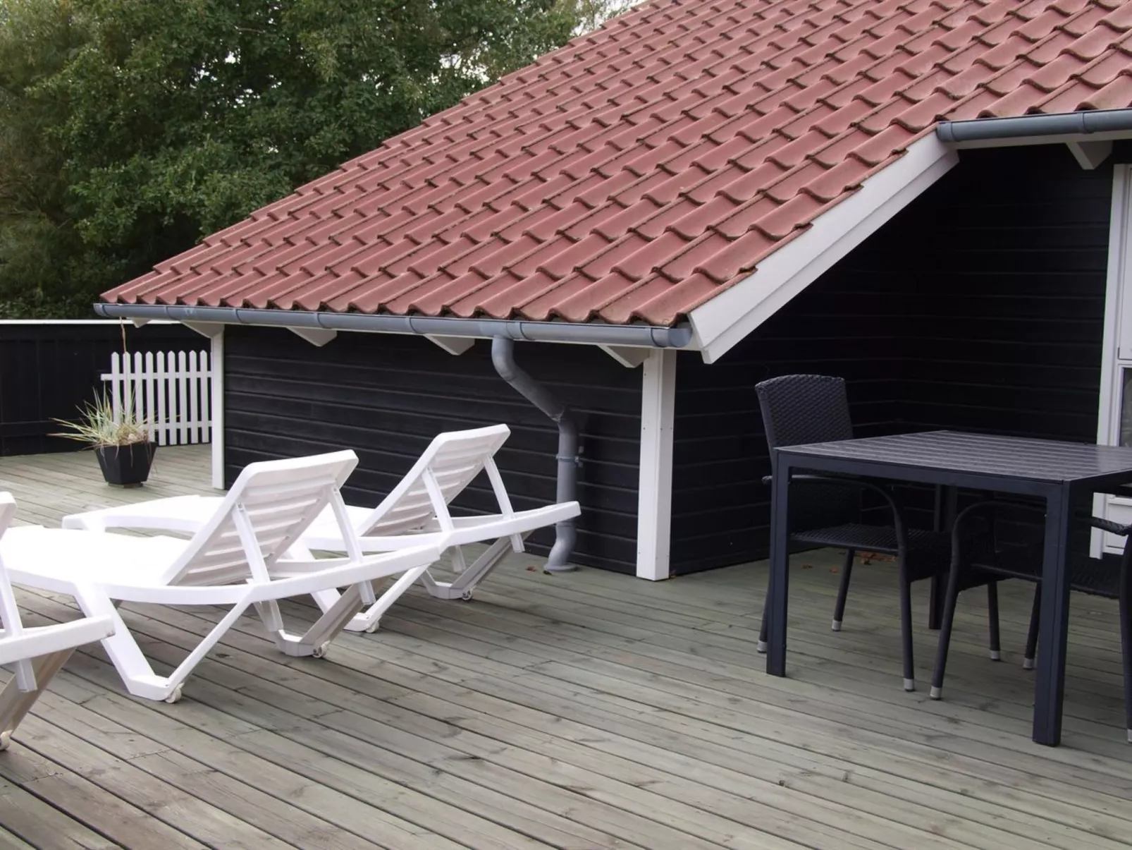 "Germaine" - 1.2km from the sea-Outside