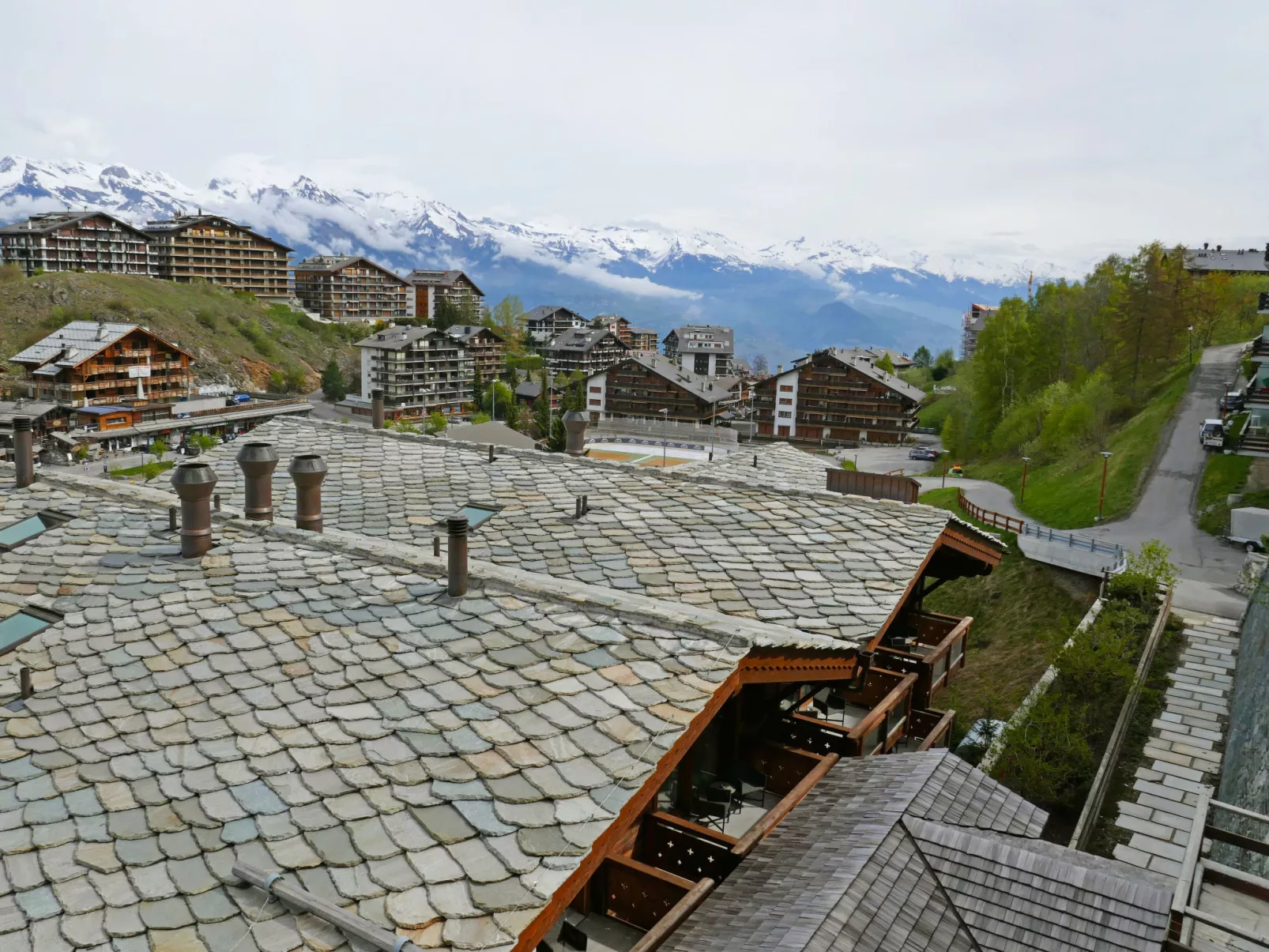 Le Montagnard 6-Outside