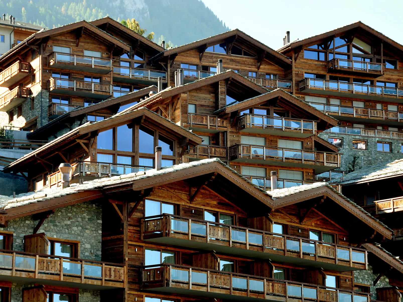 Le Montagnard 6-Outside