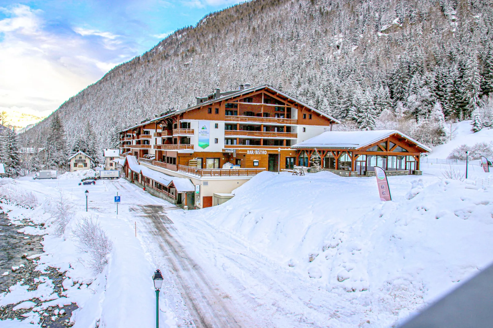 Resort les Portes du Mont Blanc 5-Exterior winter