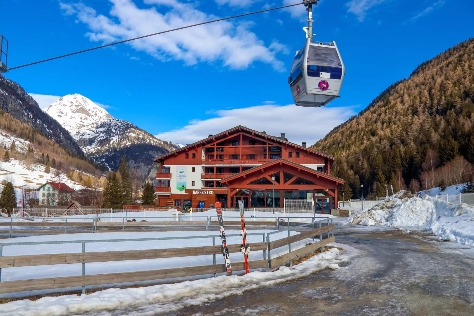 Resort les Portes du Mont Blanc 5-Exterior winter