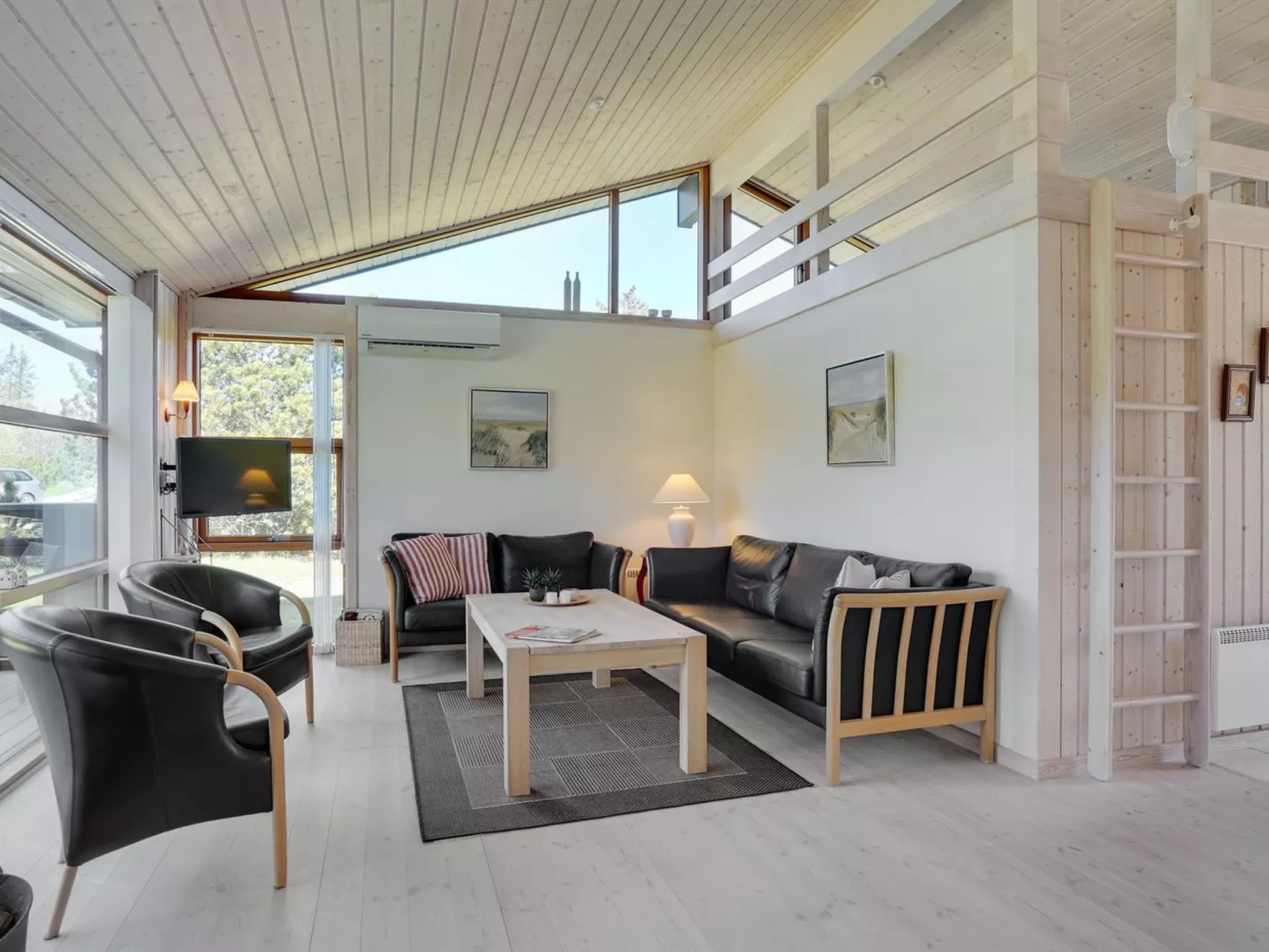 "Jelin" - 2.5km from the sea-Inside