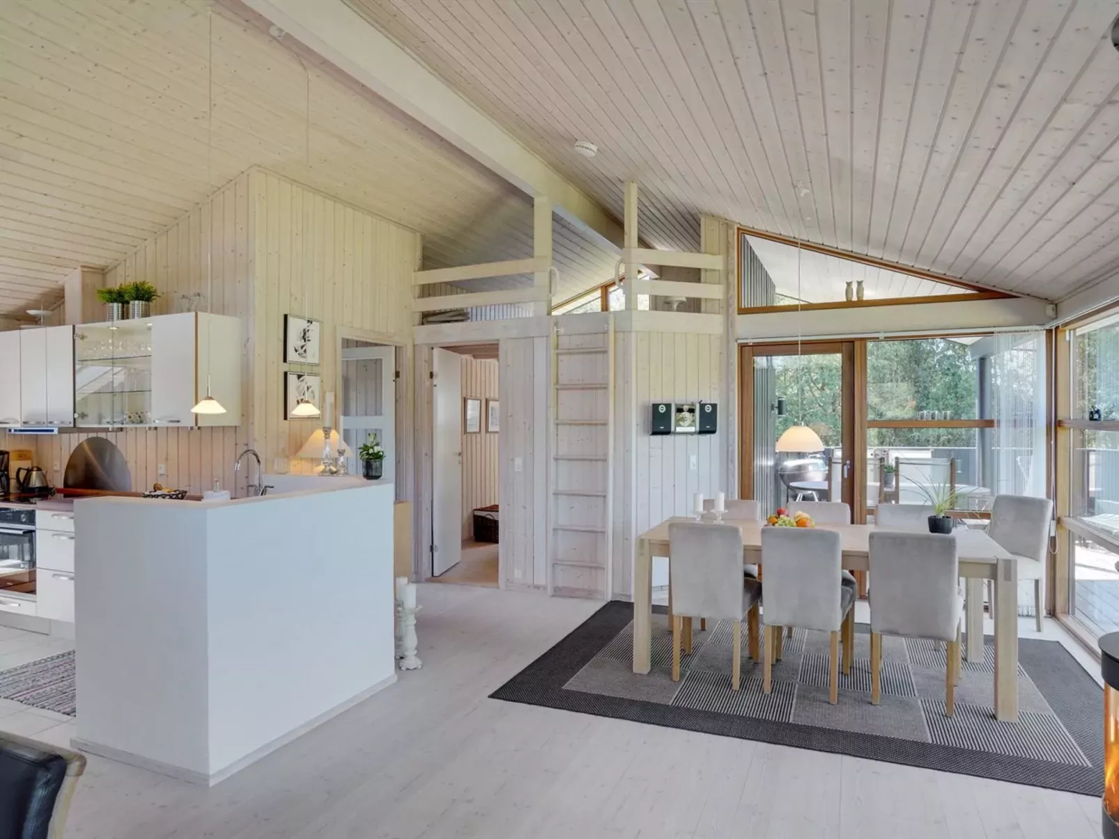"Jelin" - 2.5km from the sea-Inside