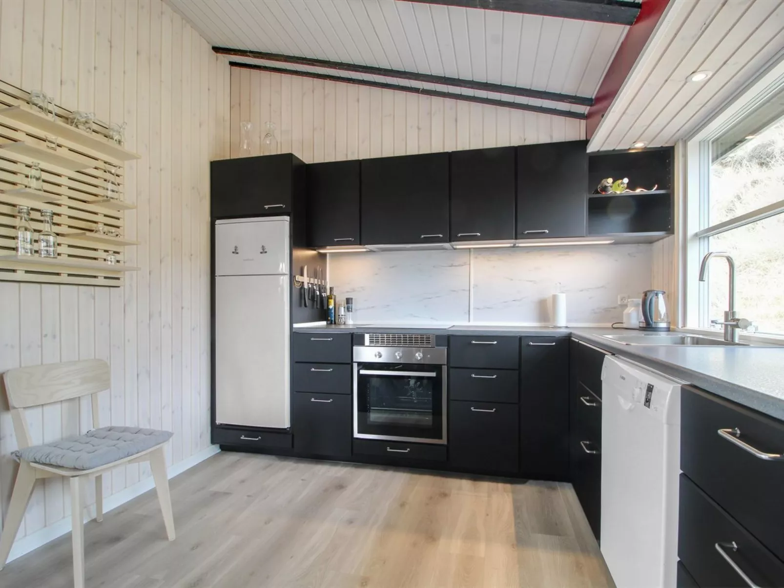 "Vika" - 600m from the sea-Drinnen