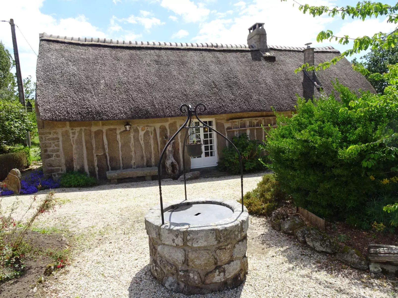 Chaumiere Natelliou-Dehors