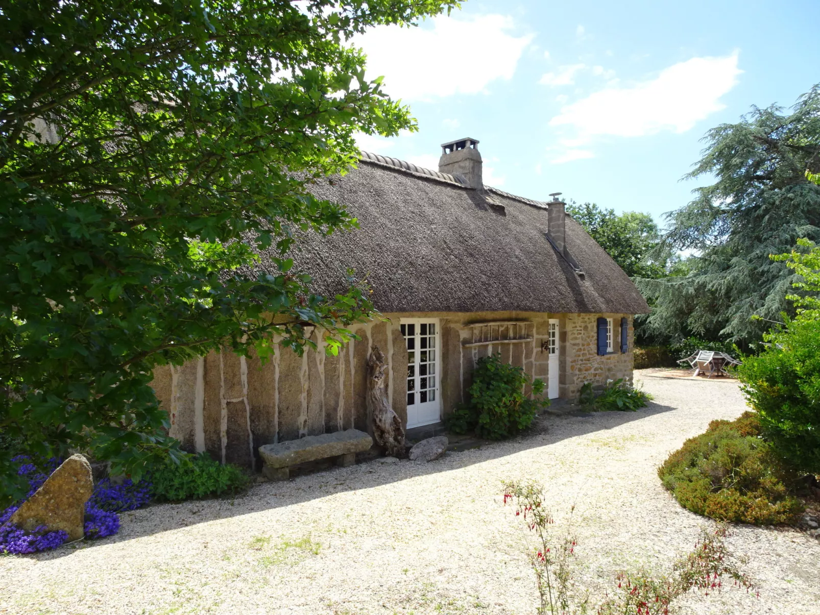 Chaumiere Natelliou-Dehors