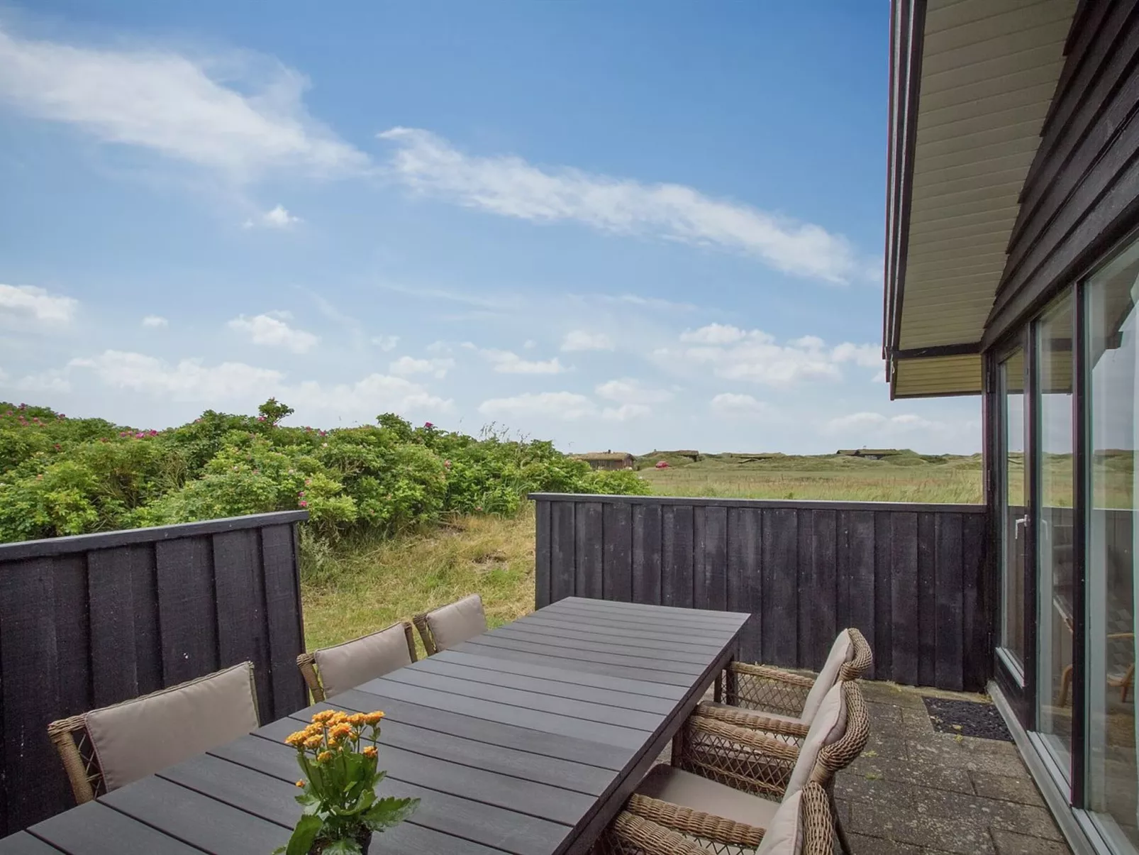 "Aatu" - 360m from the sea-Inside