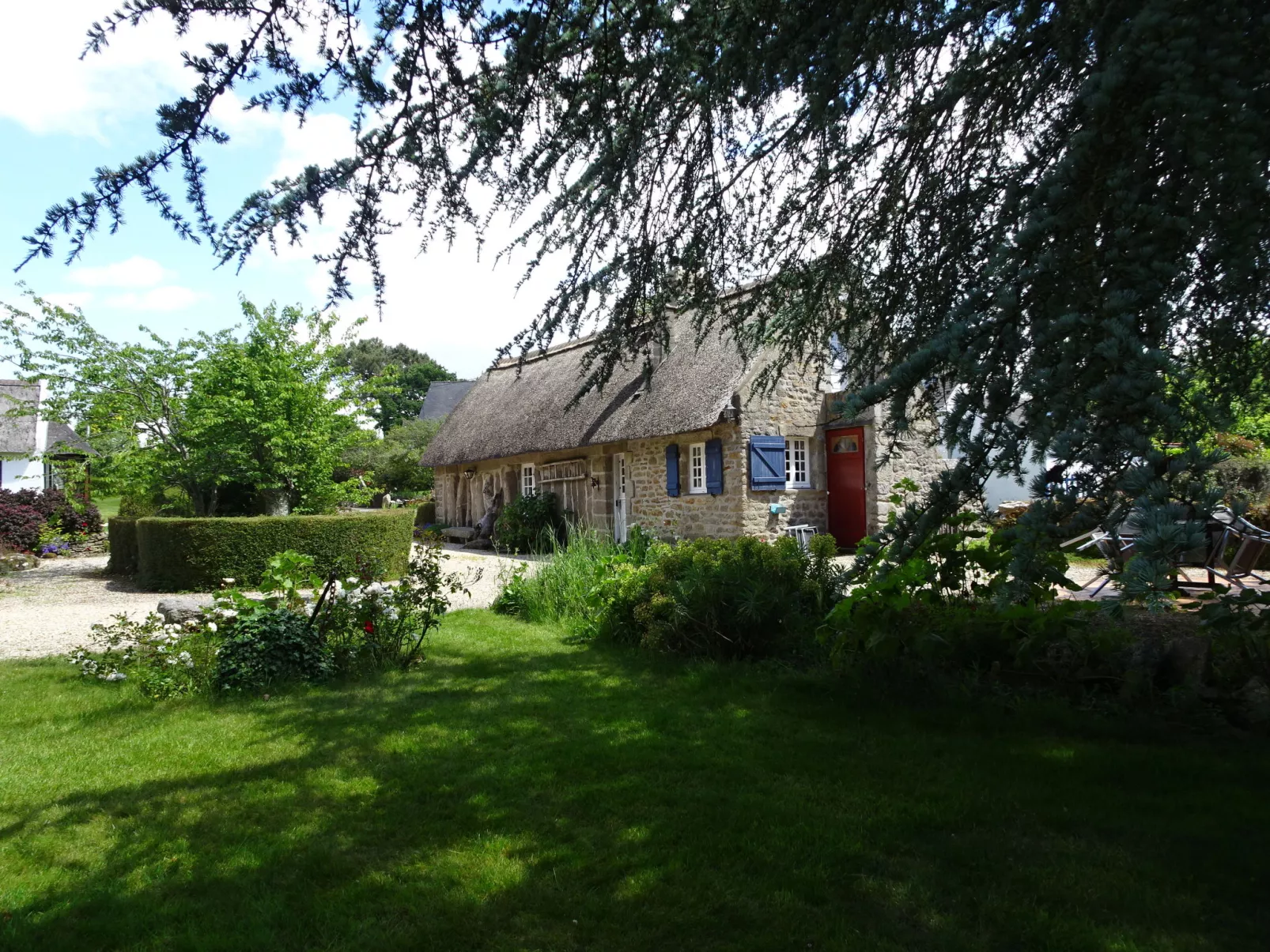 Chaumiere Natelliou-Dehors