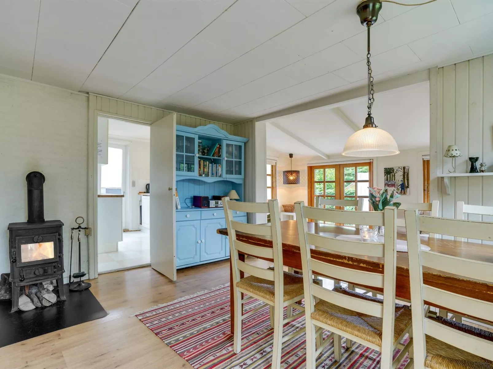 "Carly" - 100m from the sea-Inside