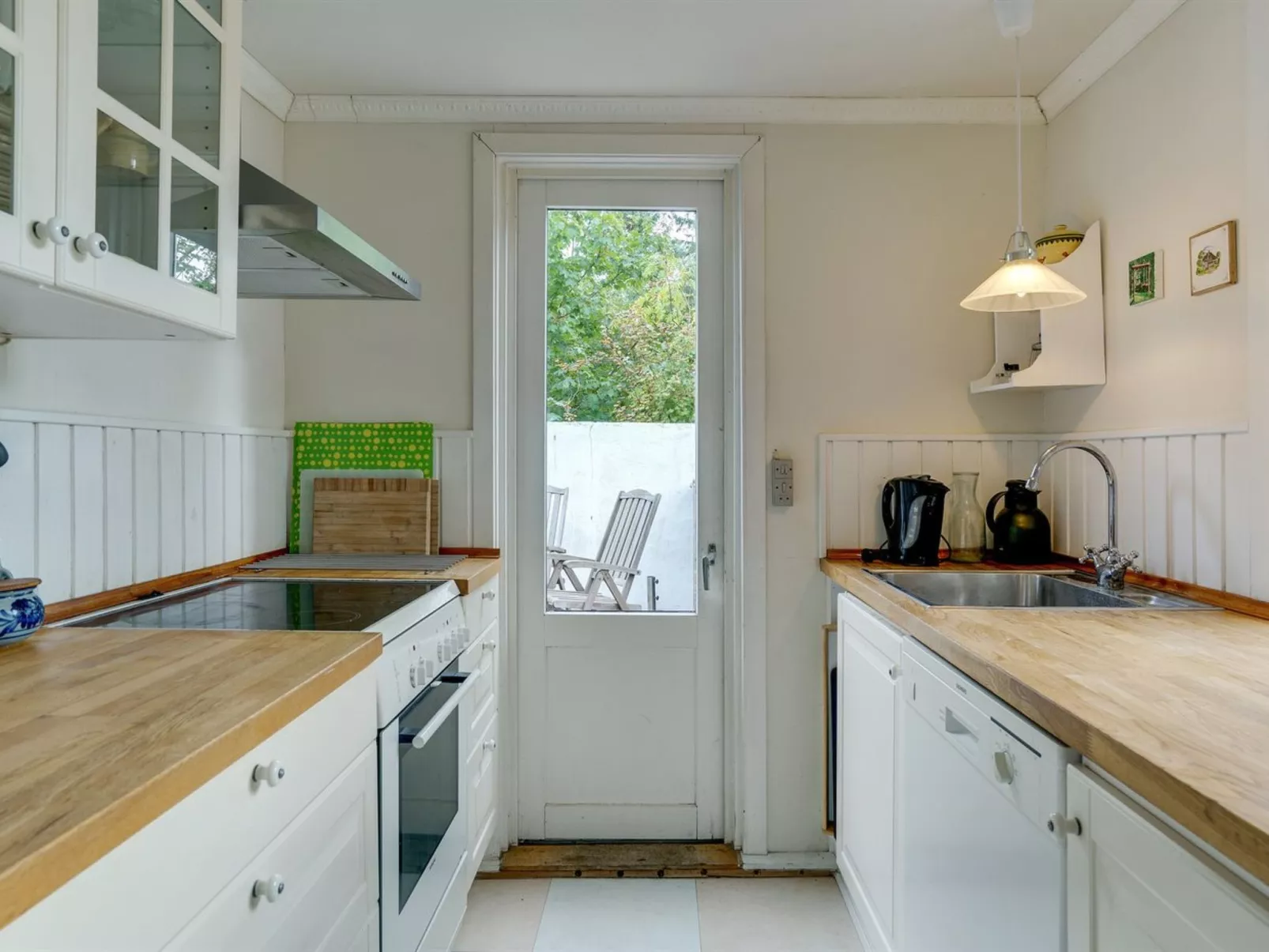 "Carly" - 100m from the sea-Inside