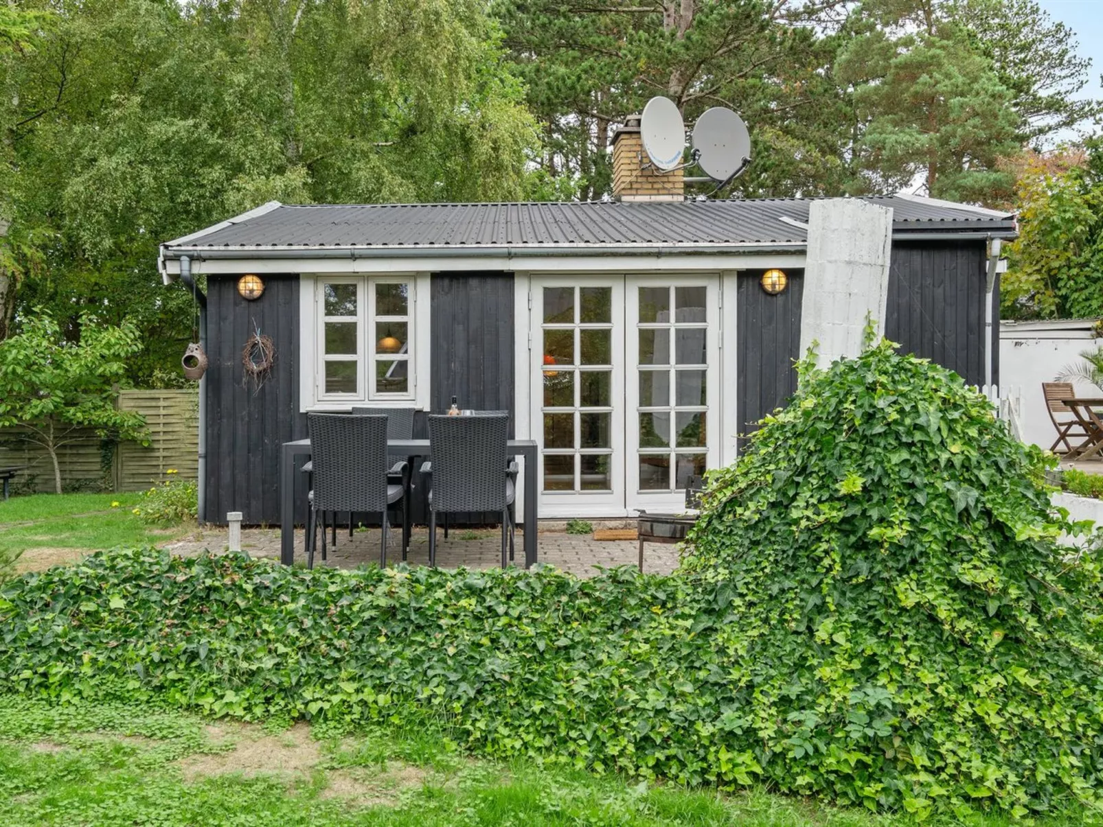 "Carly" - 100m from the sea-Outside