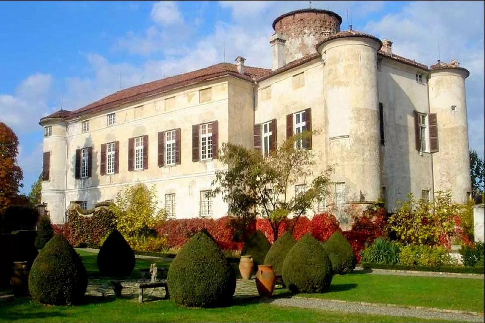 Castello Grimalda - Le Torrette-Exterior summer