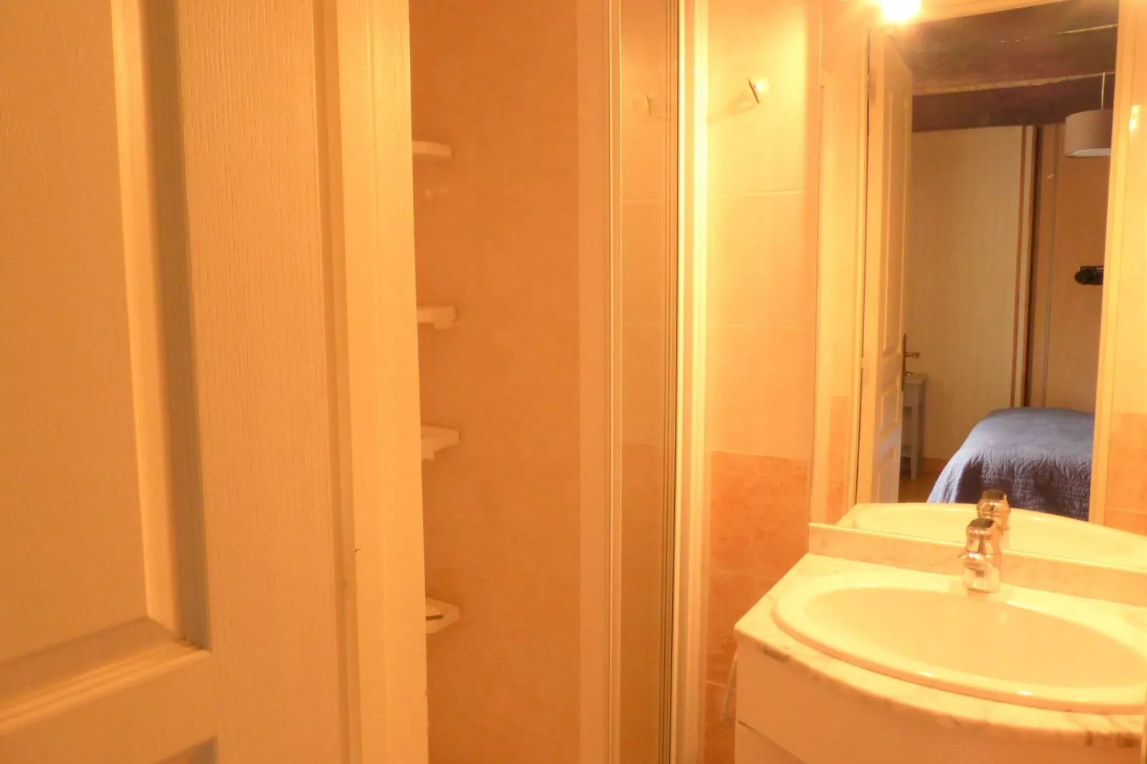 Holiday home Plogonnec-Bathroom