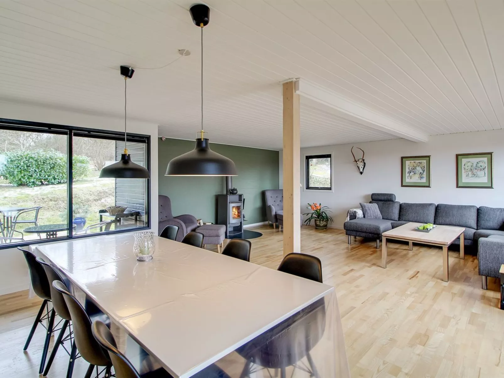 "Amai" - 1.5km from the sea-Inside