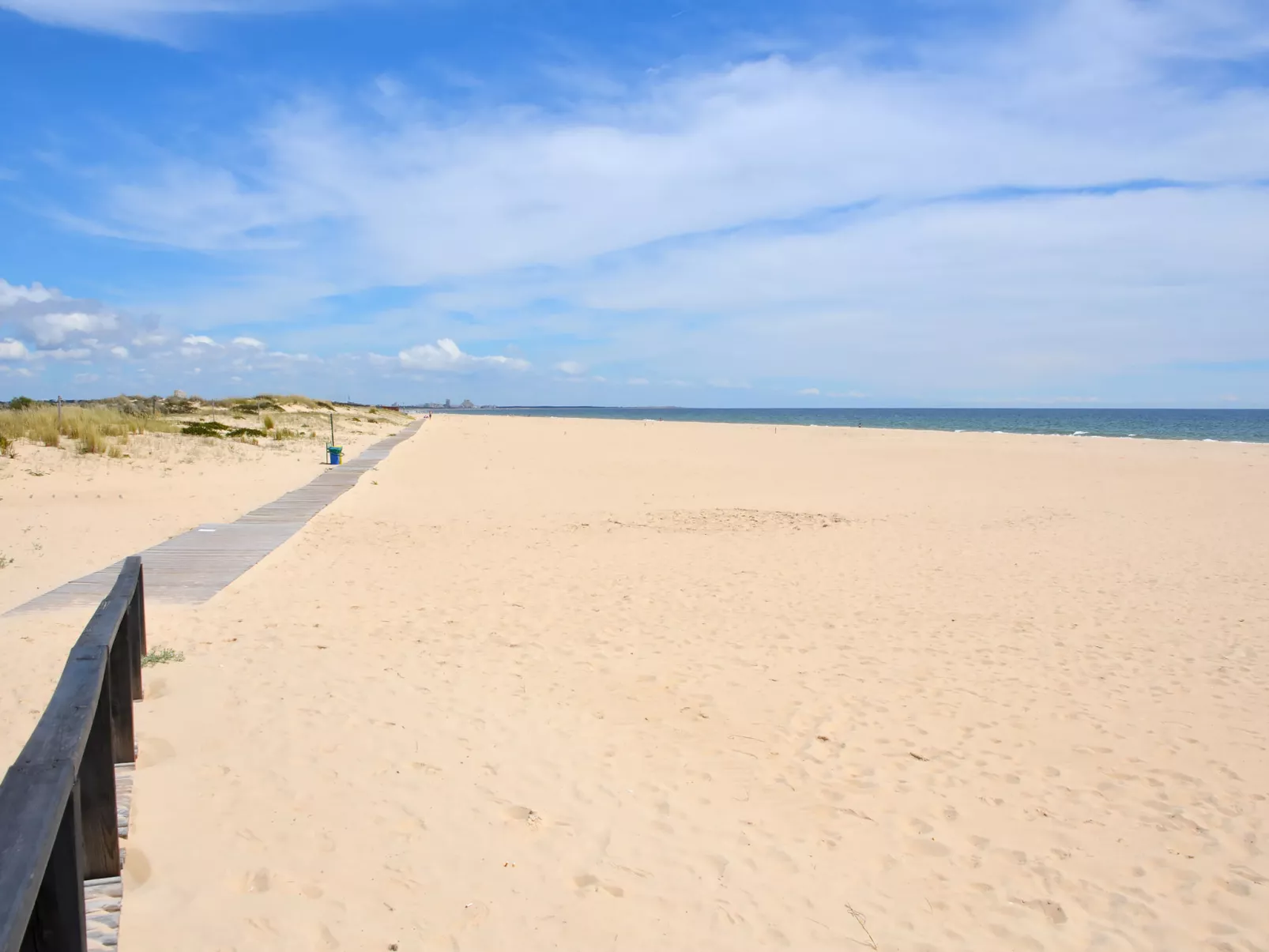 Manta Rota 450m from the Beach-Area