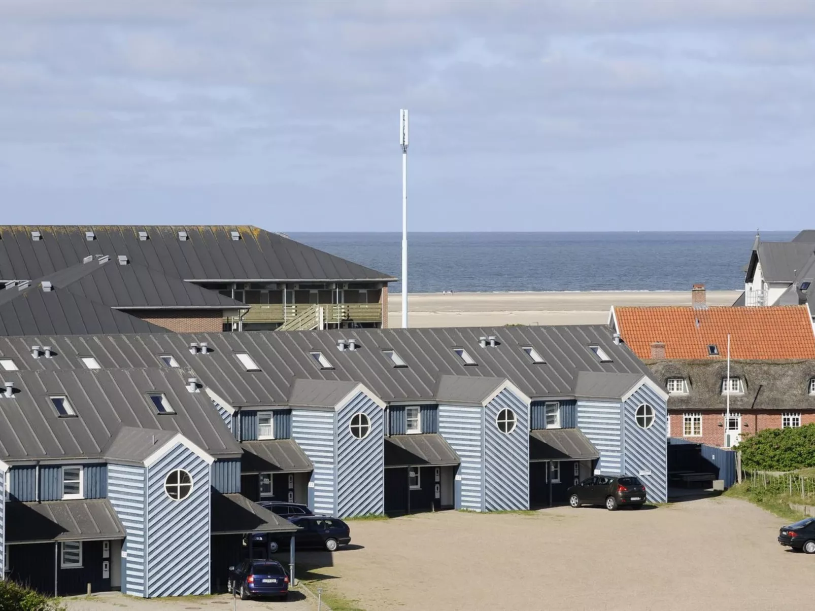 "Else" - 100m from the sea-Outside