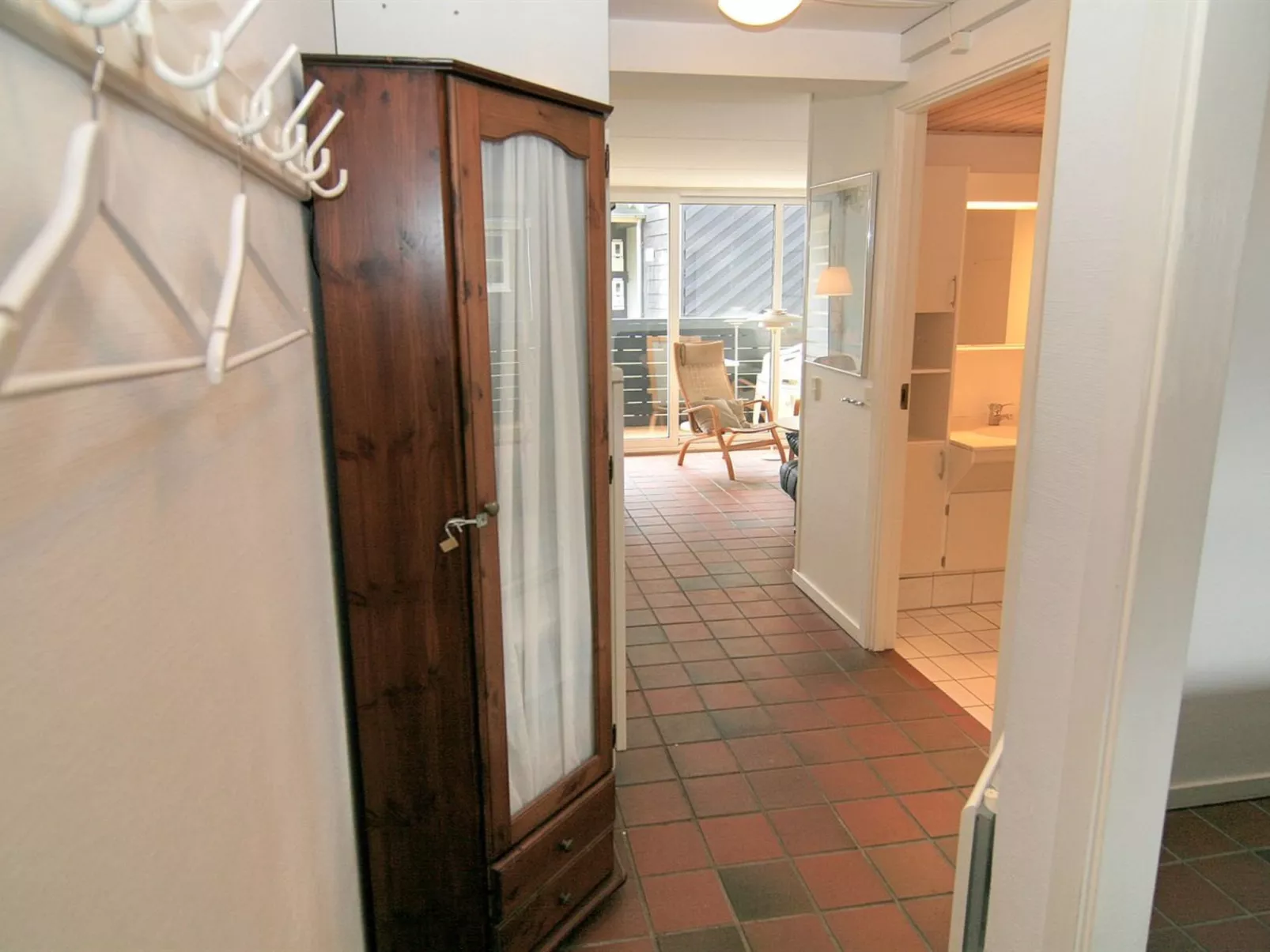 "Else" - 100m from the sea-Inside
