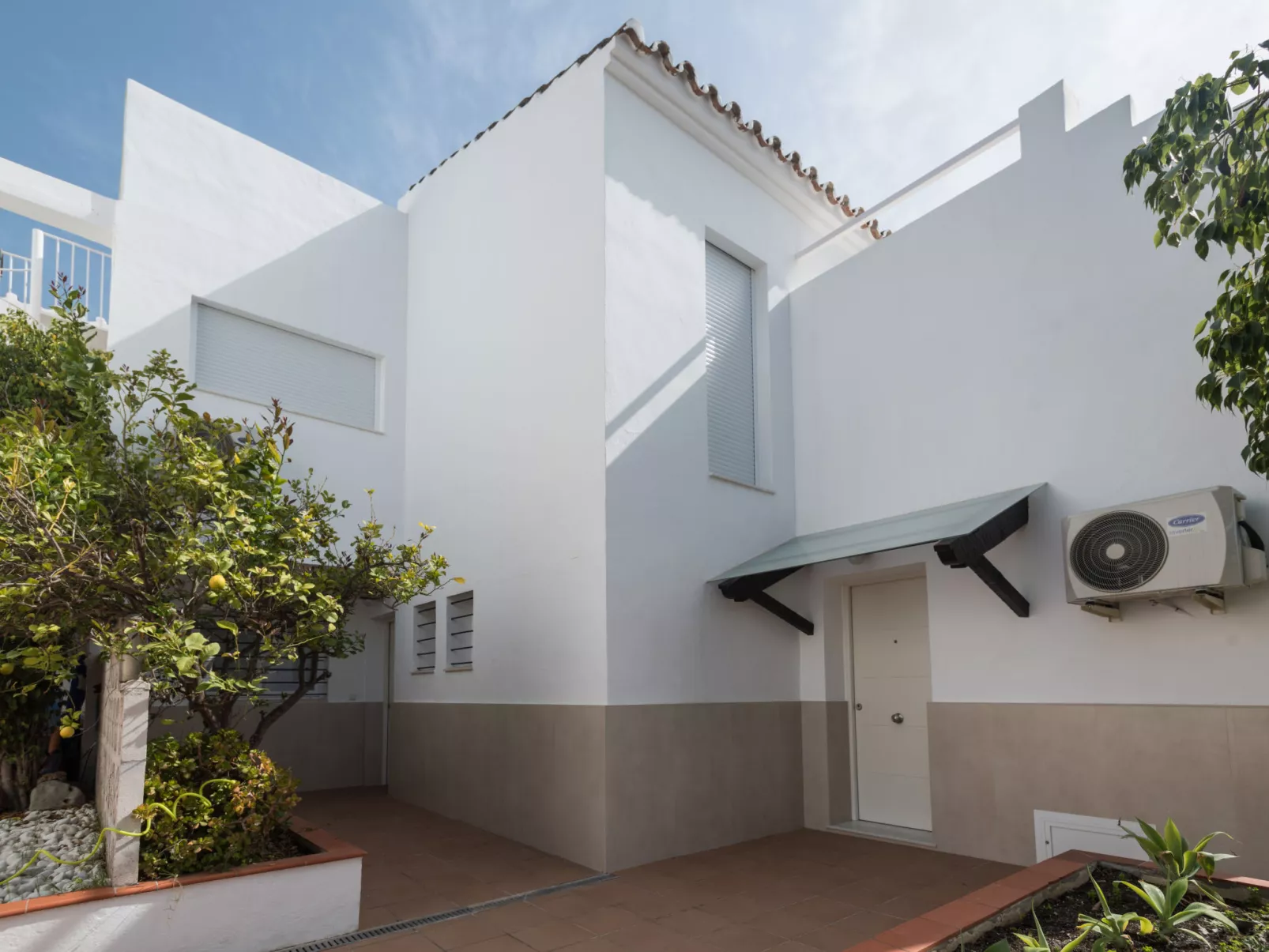 La Palmera-Outside