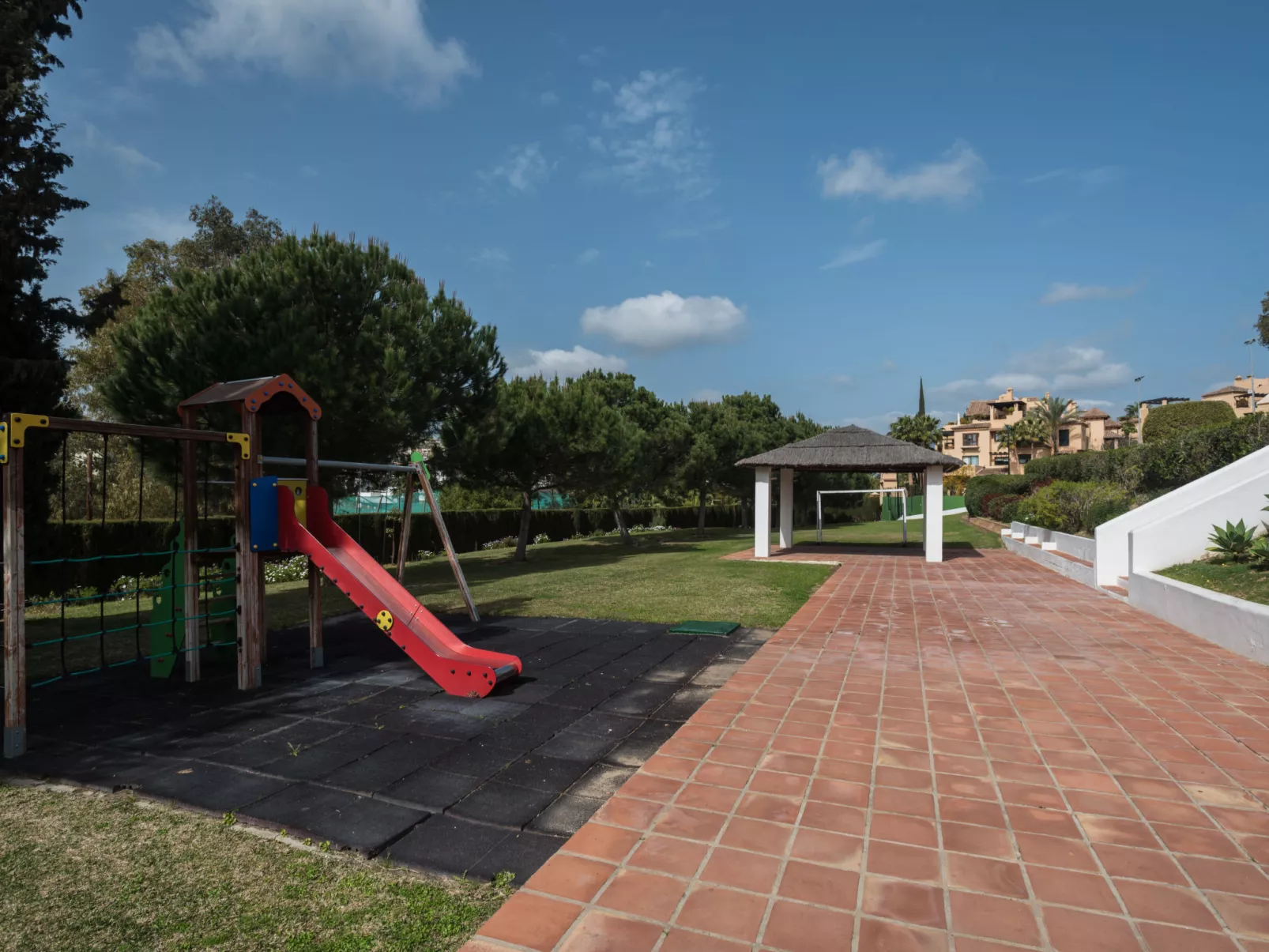 La Palmera-Outside