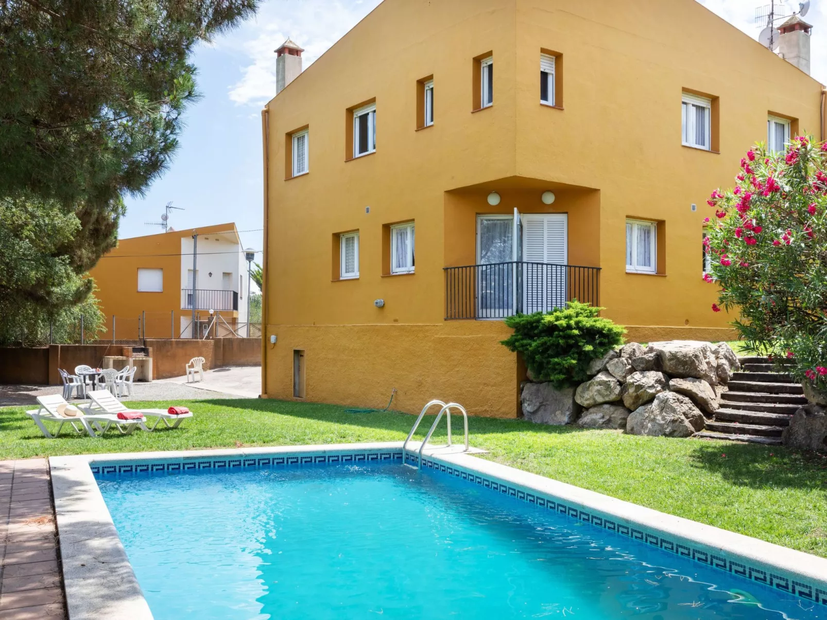 Puigventos-Outside